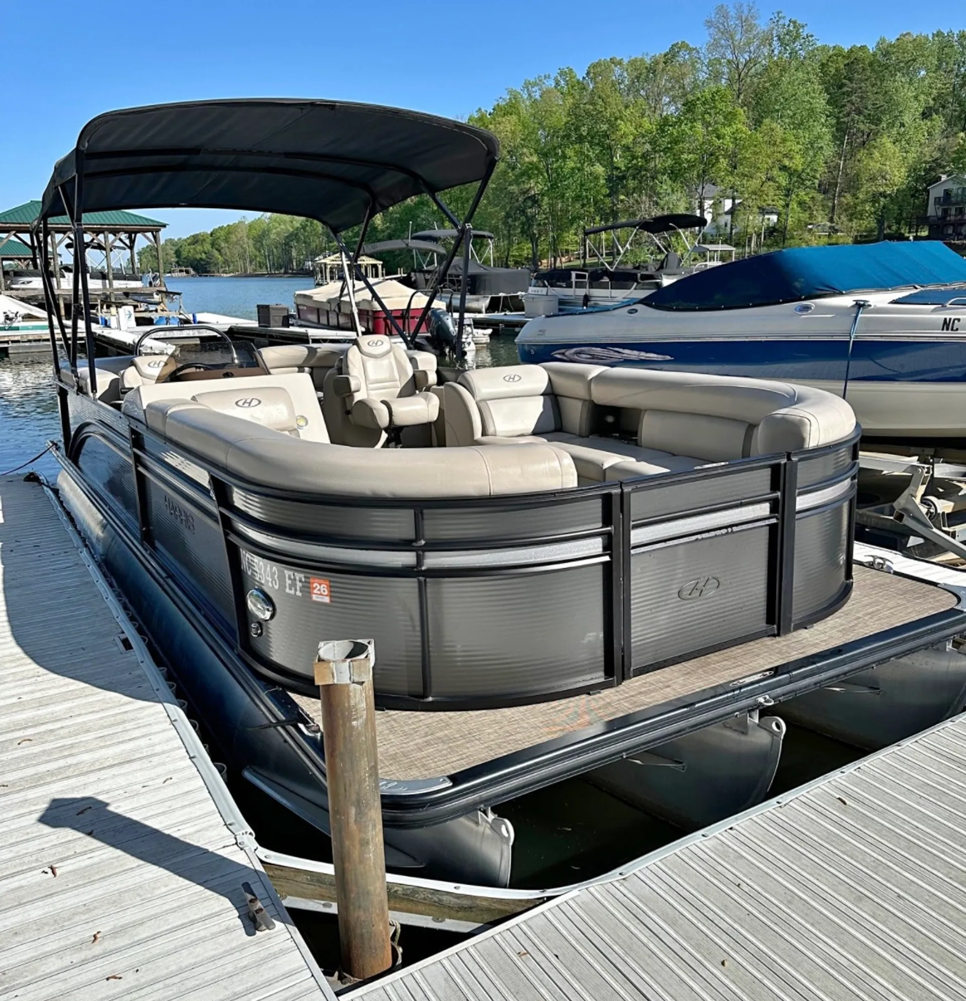 Cruise Lake Norman 24’ Harris Tritoon 