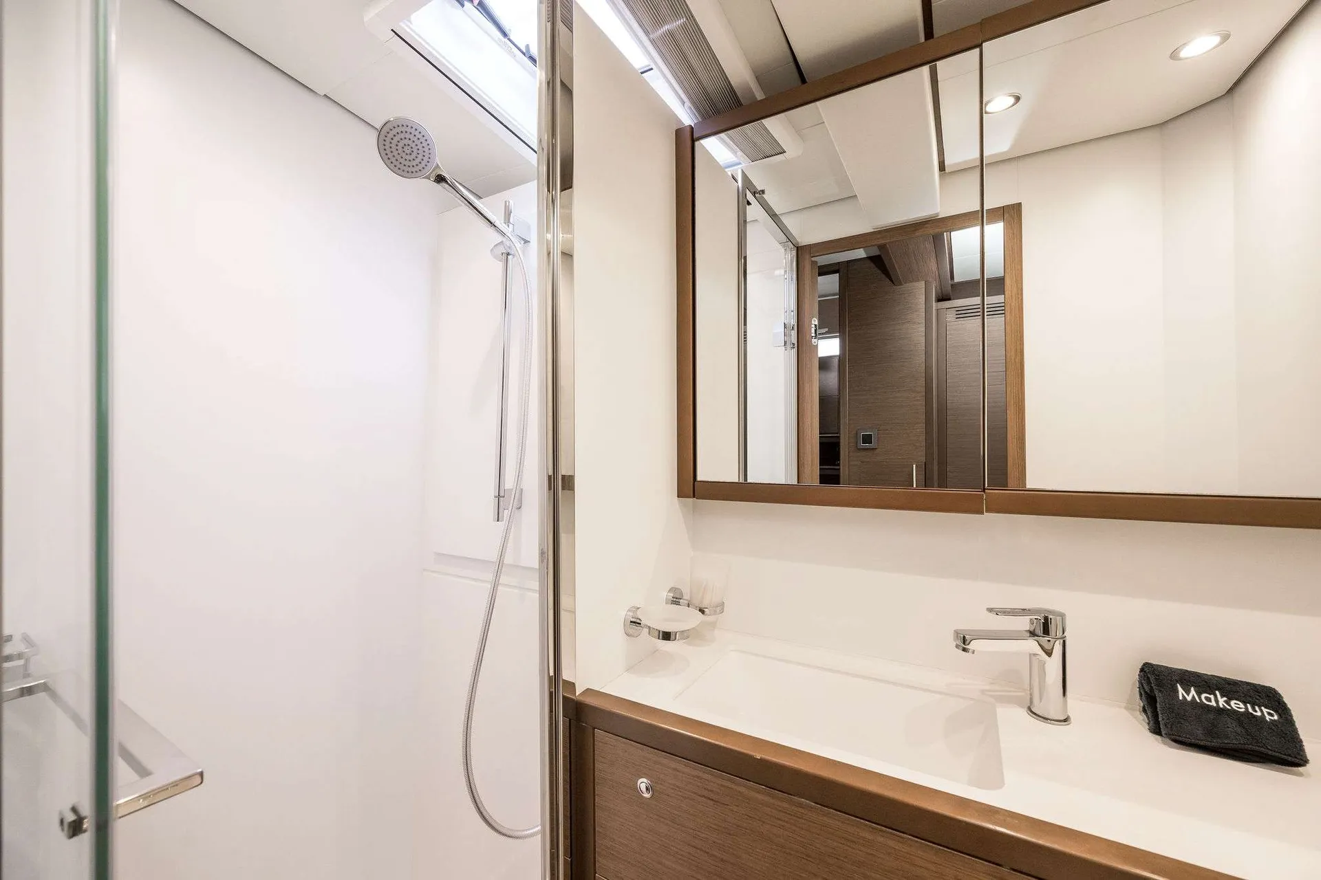 🌴 ATLANTIA BAHAMAS– 67' 2020 Lagoon 630MY Luxury Power Catamaran