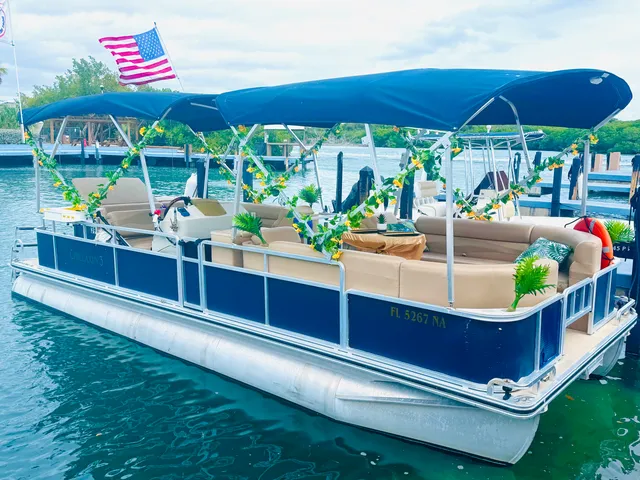 Rent a Harris Flotebote pontoon in Tavernier, FL near me