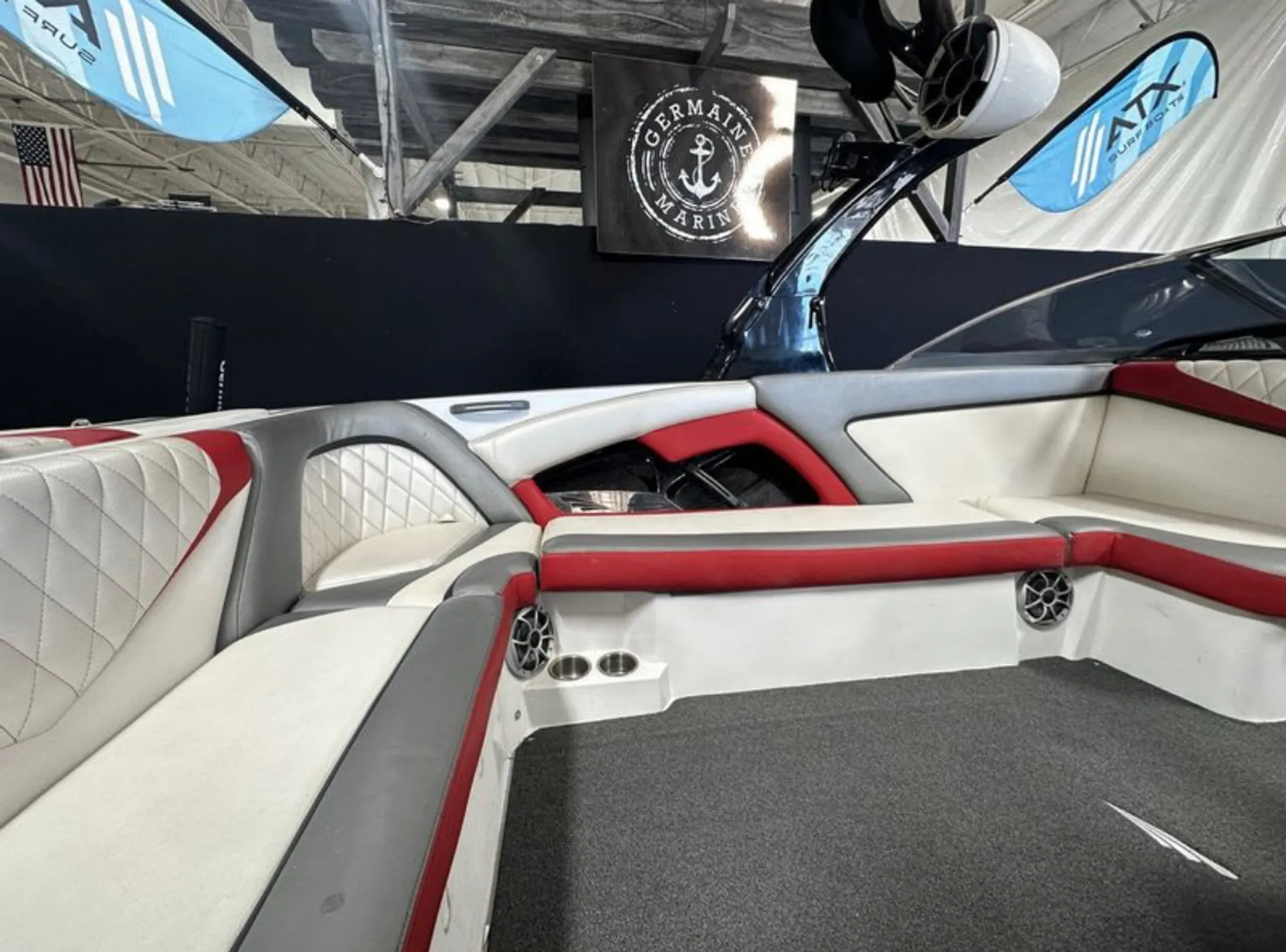 Perfect Surfboat Tige RZ4 24’