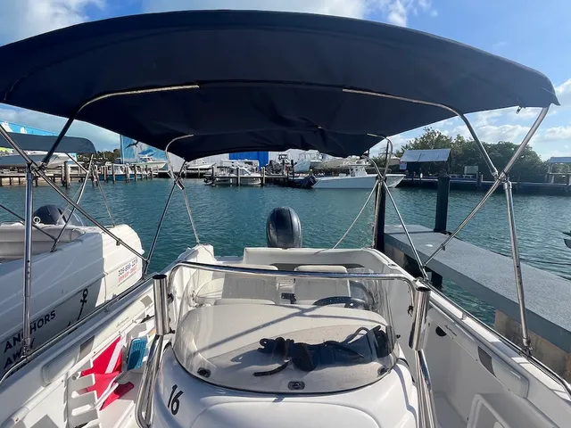 Rent a HURRICANE BOATS deck boat in Tavernier, FL near me