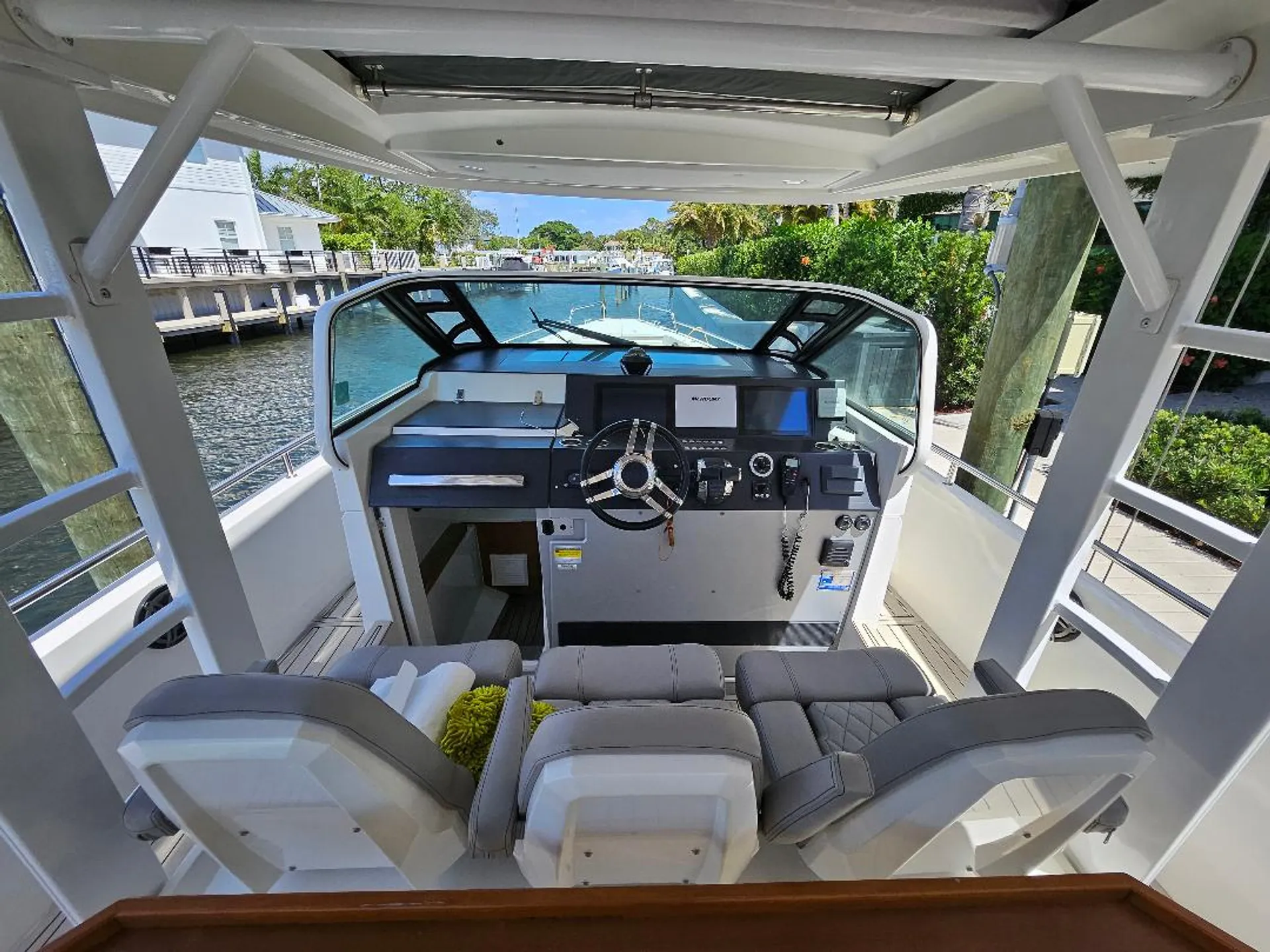 Axopar 37 Suntop in North Palm Beach, FL — photo 4