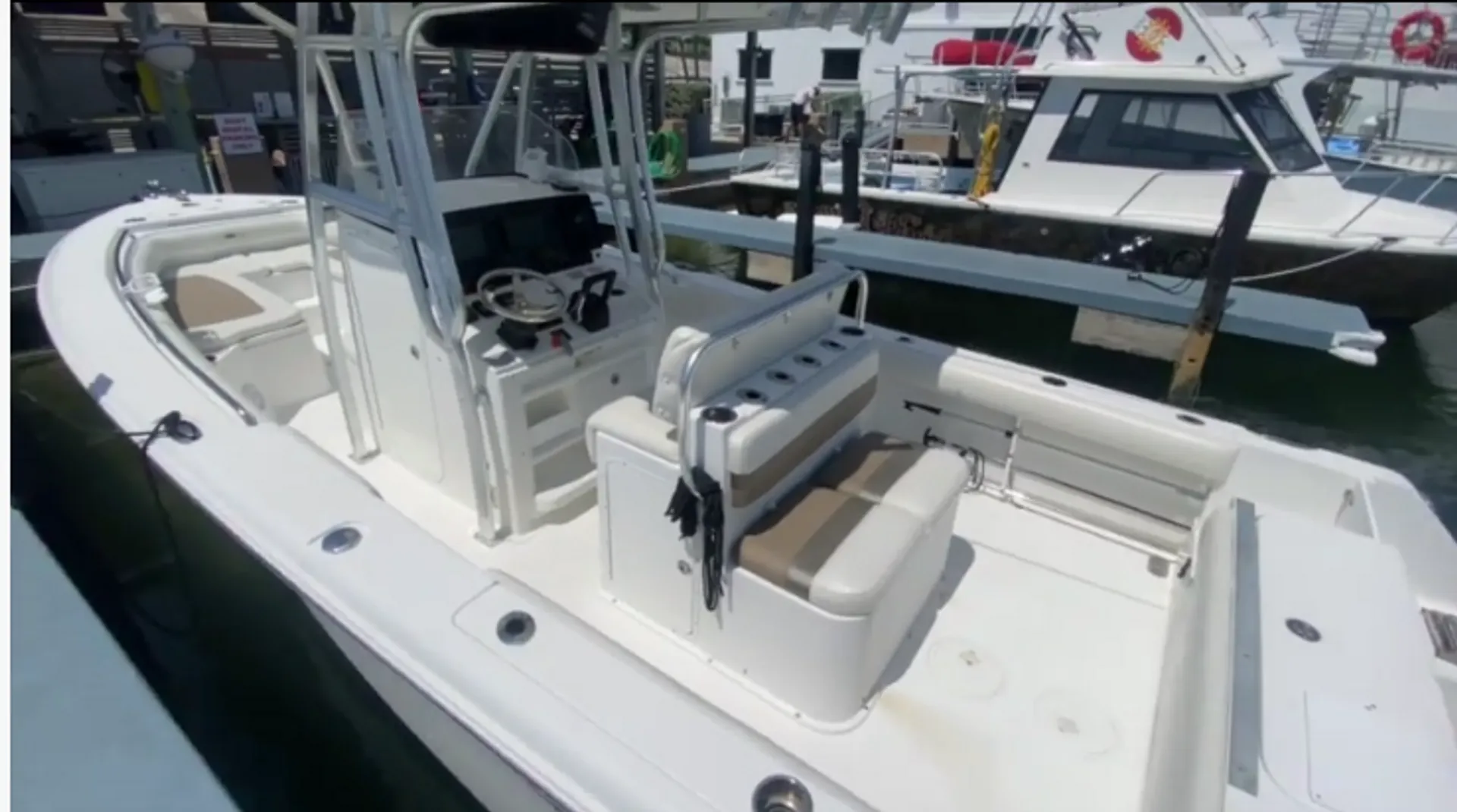 SEA HUNT BOATS GAMEFISH 27 in Tavernier, FL — photo 3