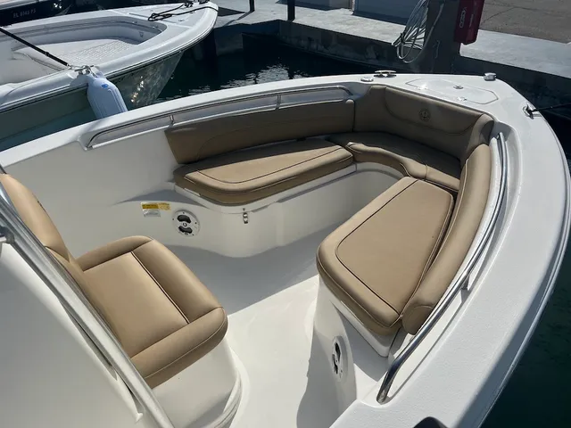 Rent a Nauticstar Boats center console in Tavernier, FL near me