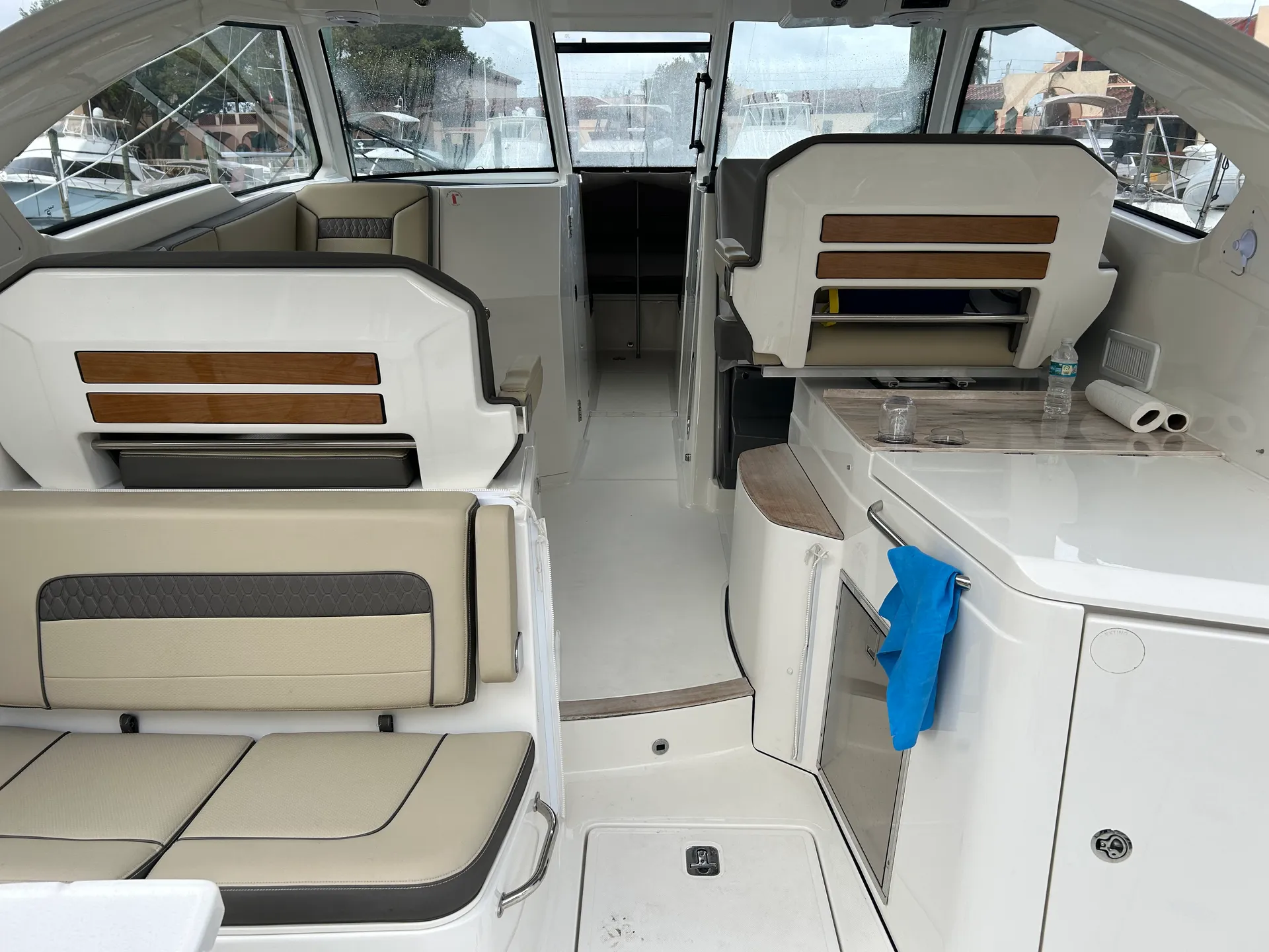 38ft Cruise ICW, Peanut isle.,Palm Beach. Capt fee Incl. in list price