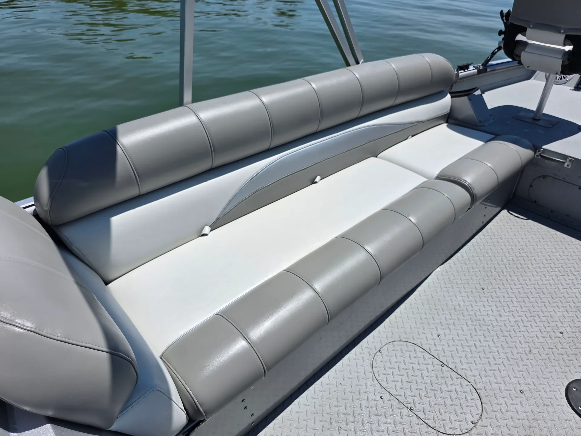 SeaArk BigEasy on lake Lewisville or Grapevine,**FREE FLOATING MAT!!**