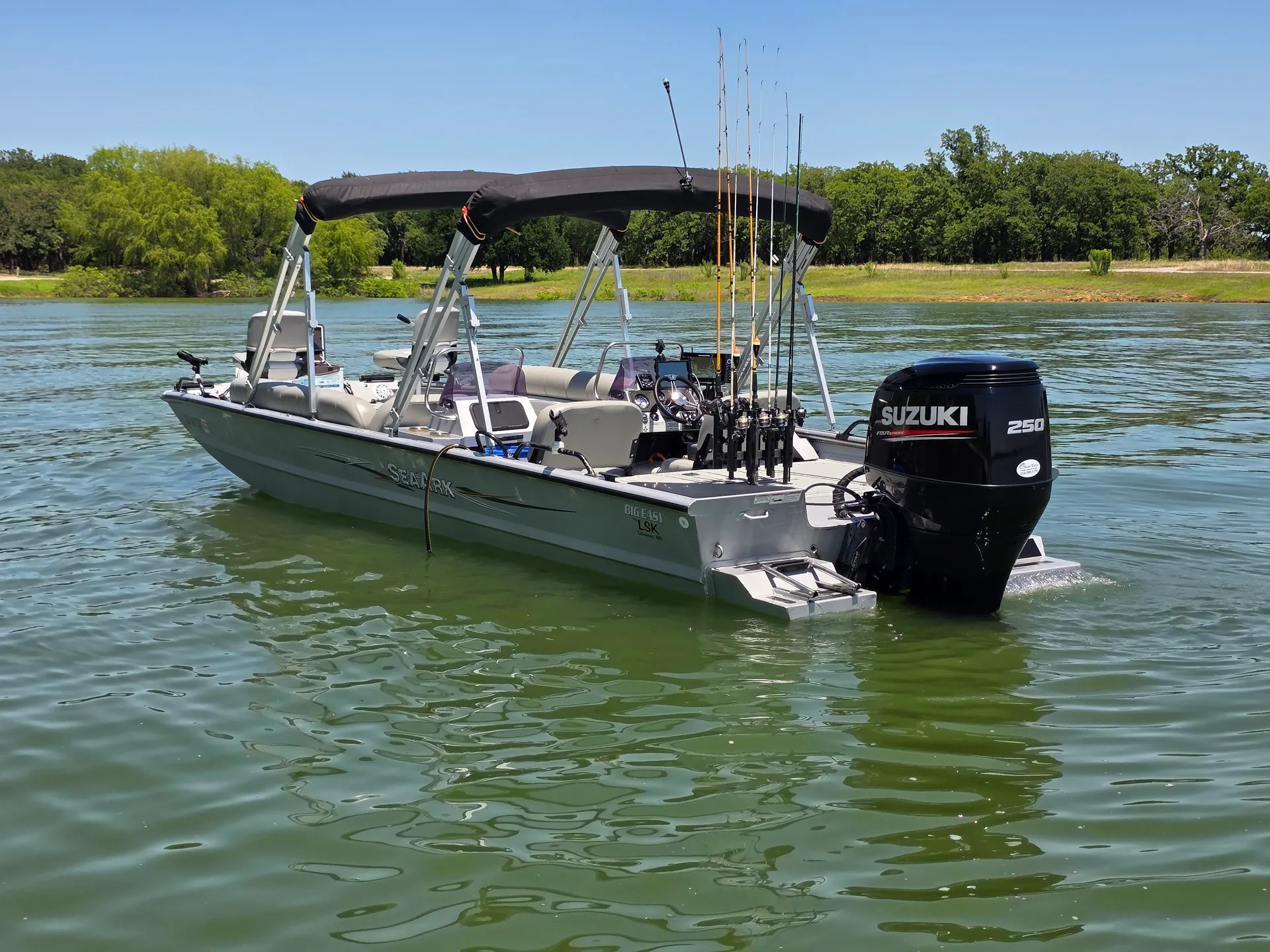 SeaArk BigEasy on lake Lewisville or Grapevine,**FREE FLOATING MAT!!**