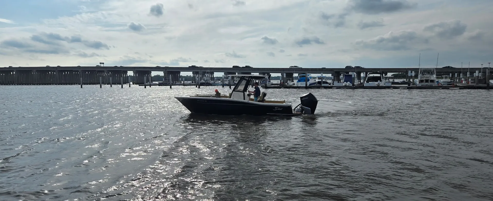 SCOUT BOATS 235 XSF W/F250UCA in Ridgeville, SC — photo 2