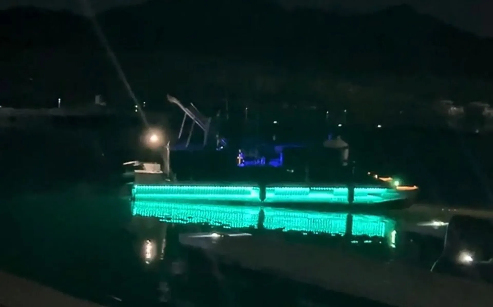 Upgraded bass buggy pontoon