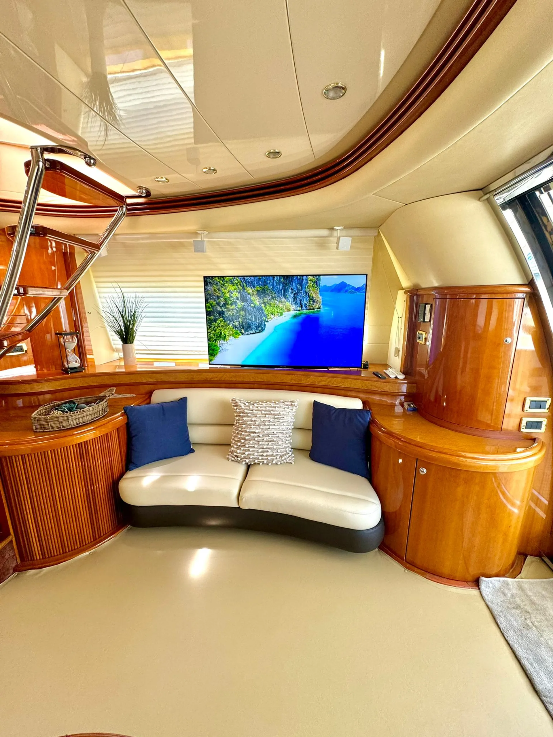      💥2 FREE JETSKI💥 Luxurious 70ft Azimut available in Miami💥 