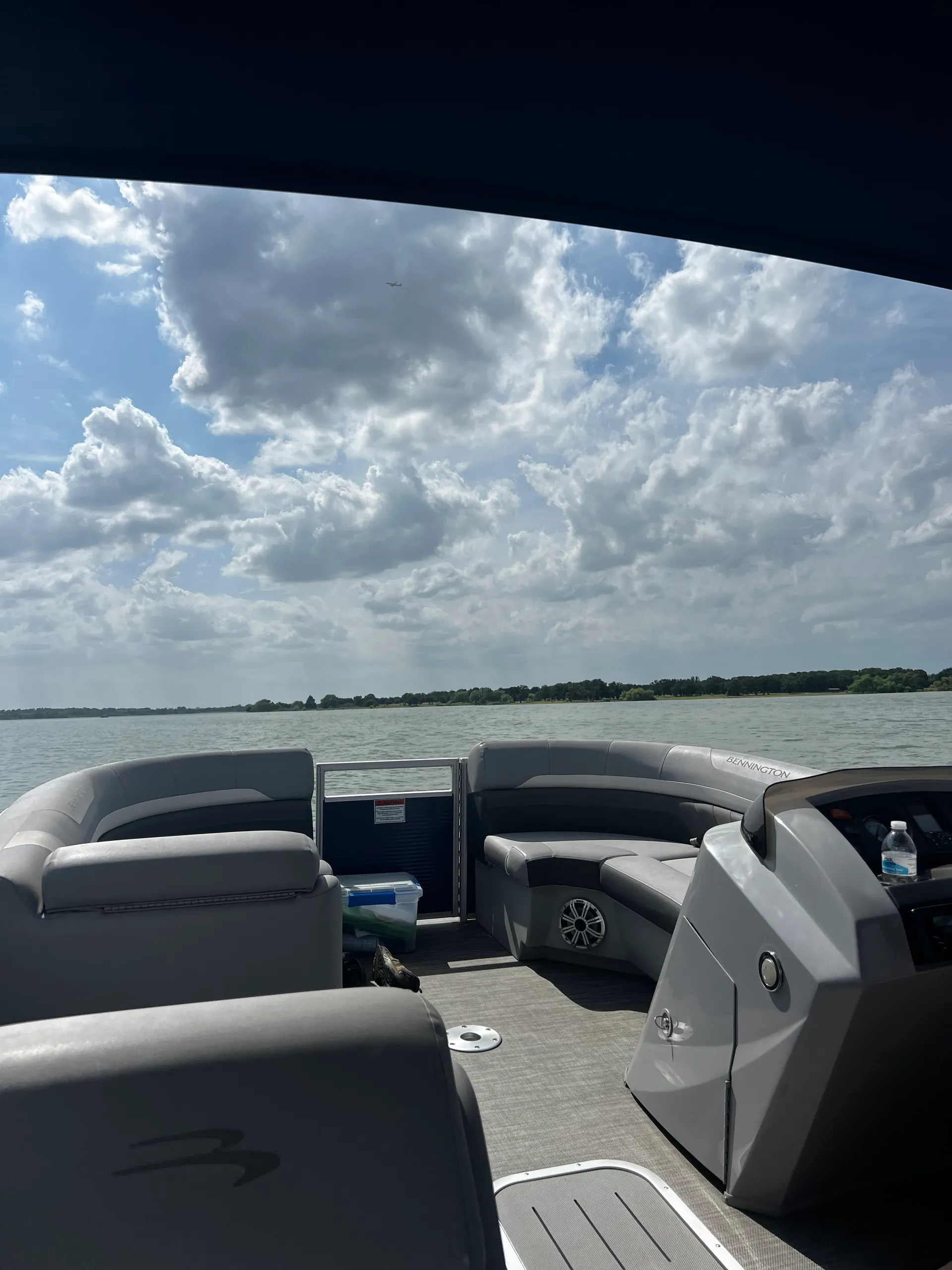 The Sunshine is waiting for you! Luxury 22' Bennington Tritoon