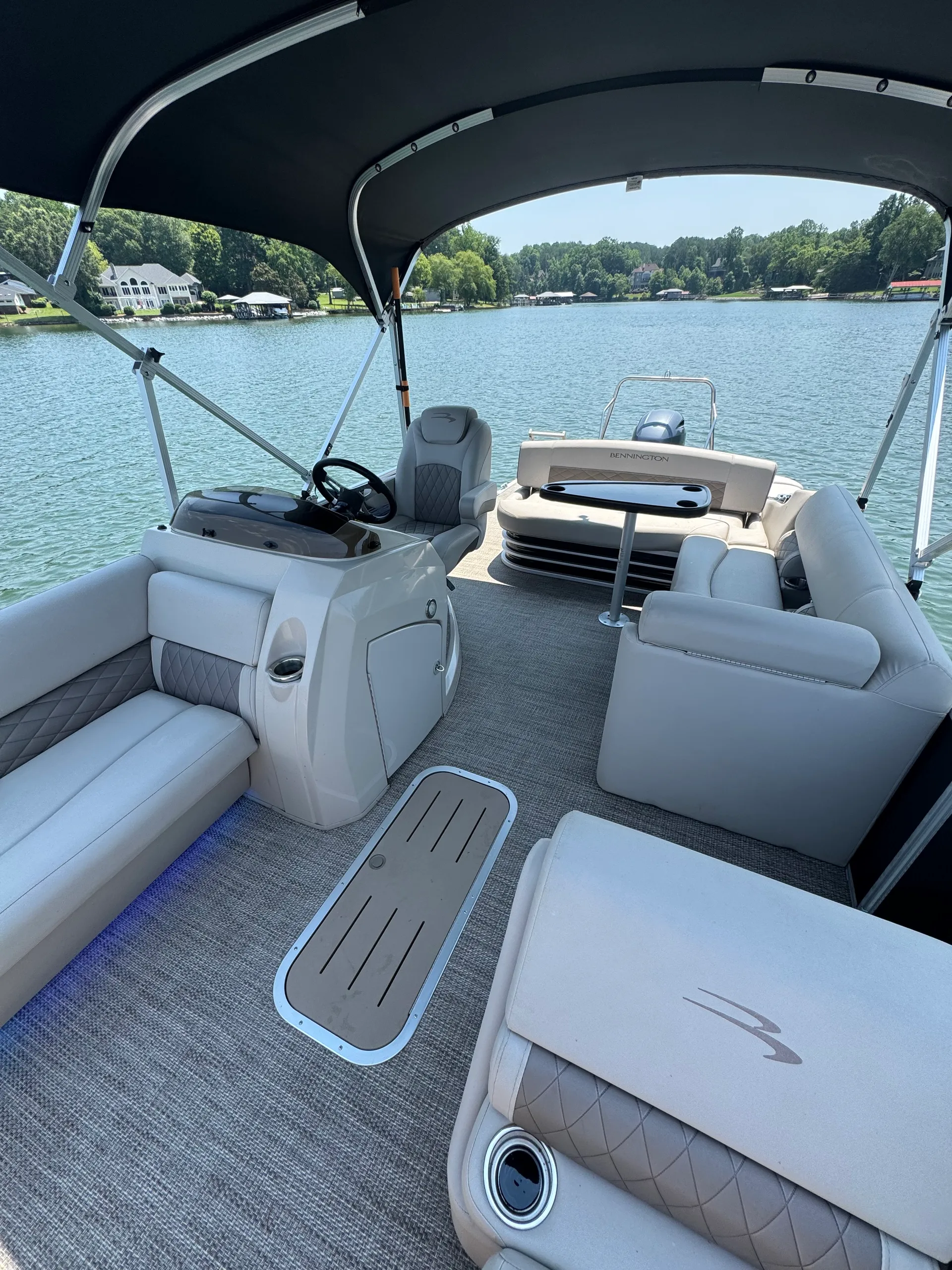 Tube and Cruise Lake Norman Luxury Bennington Tritoon Swingback 