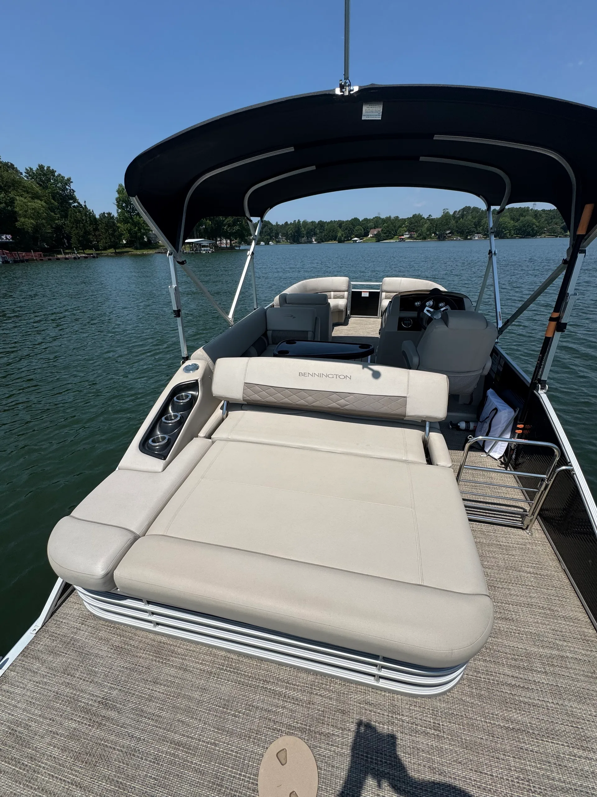 Tube and Cruise Lake Norman Luxury Bennington Tritoon Swingback 