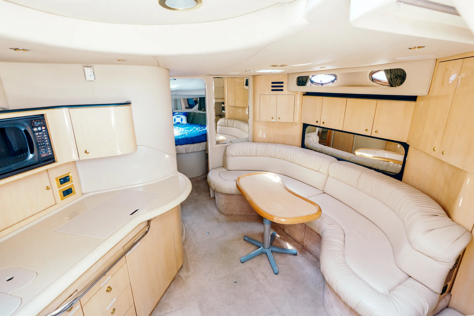 Enjoy Chicago in this 42' Stunning Sea Ray Sun Dancer 