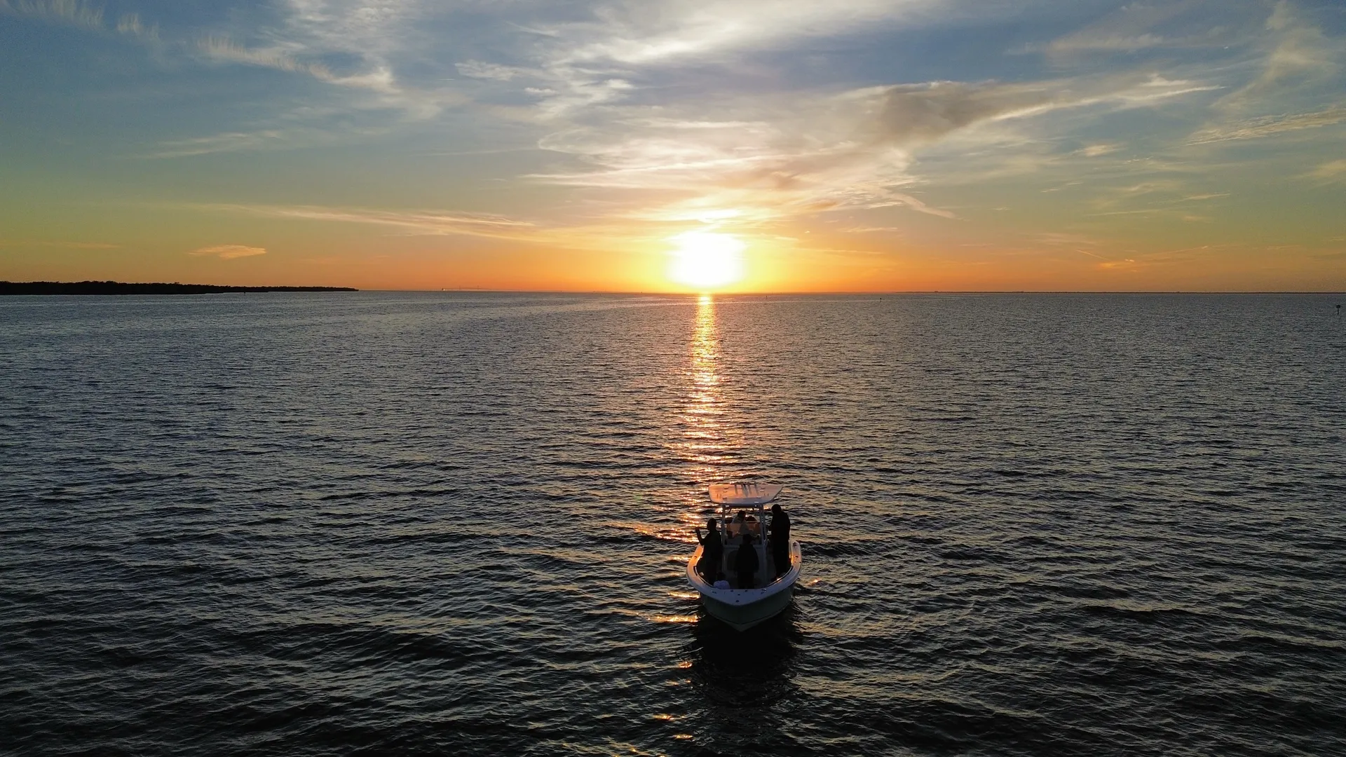 🌊“Make Waves With ‘Wet & Nauti’ -Your Dream Boat Rental”🌊