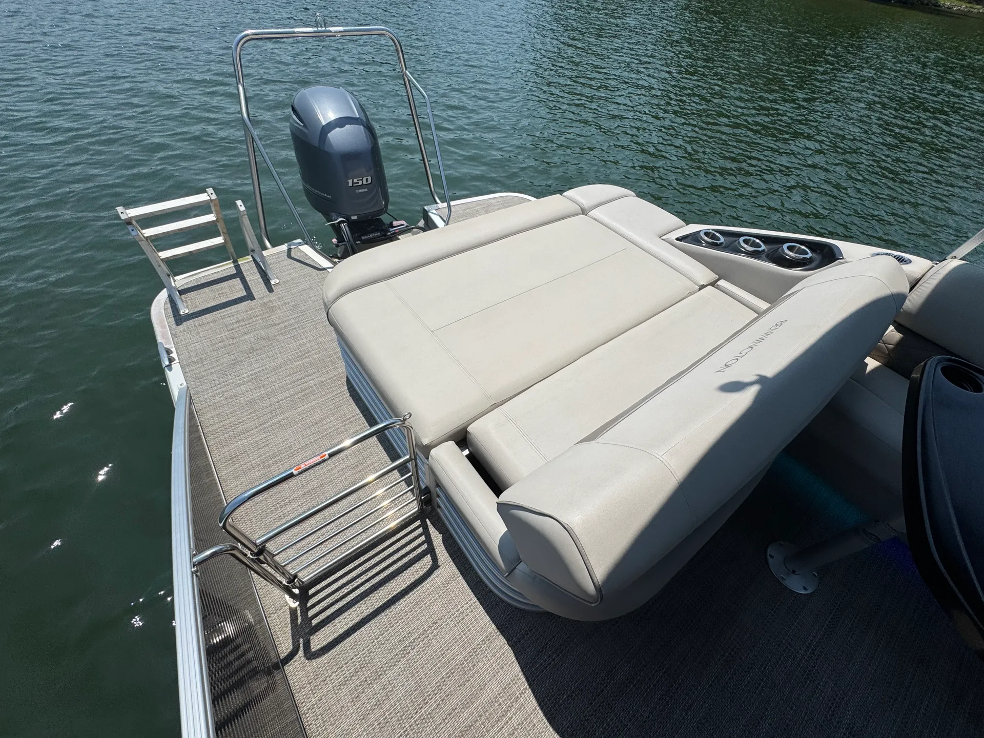 Tube and Cruise Lake Norman Luxury Bennington Tritoon Swingback 