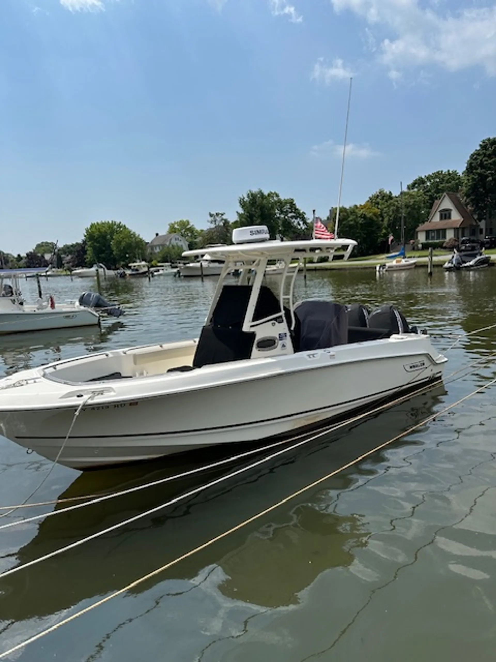 BOSTON WHALER 230 OUTRAGE in Bay Shore, NY — photo 3