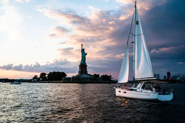 Rent a Beneteau USA cruiser in Jersey City, NJ near me