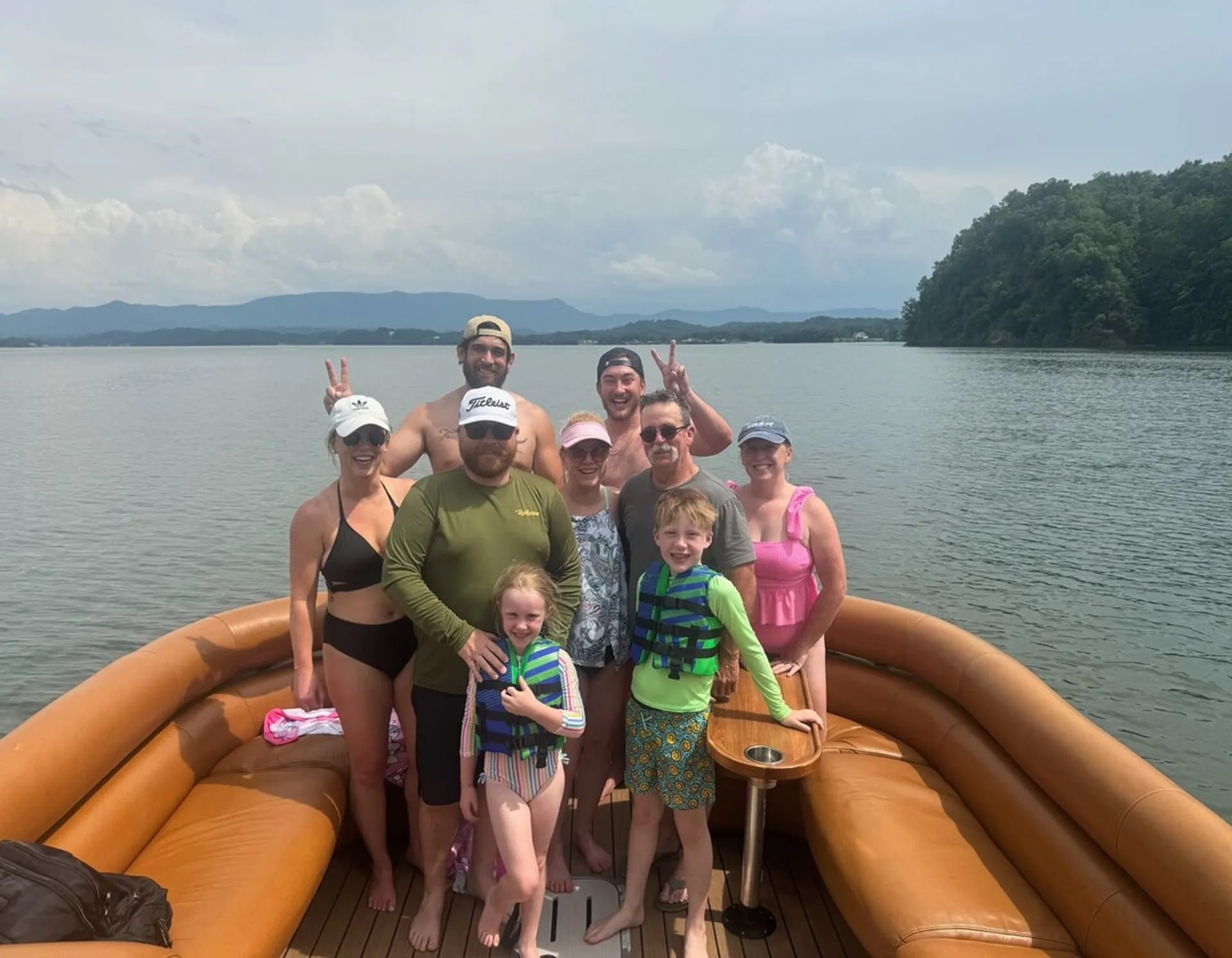 Lakeside Paradise Escape