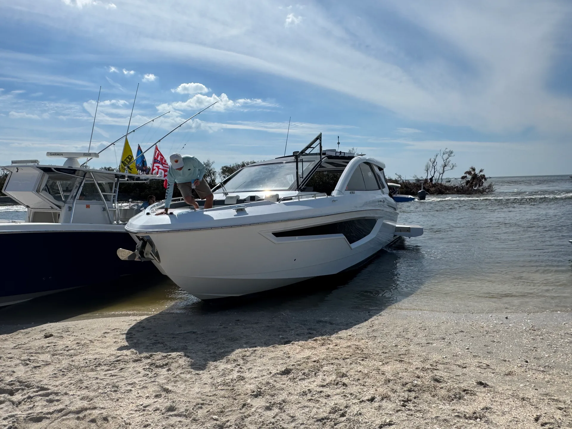 Giddy Up – 43’ Cruisers GLS  | Sarasota Coastal Escape