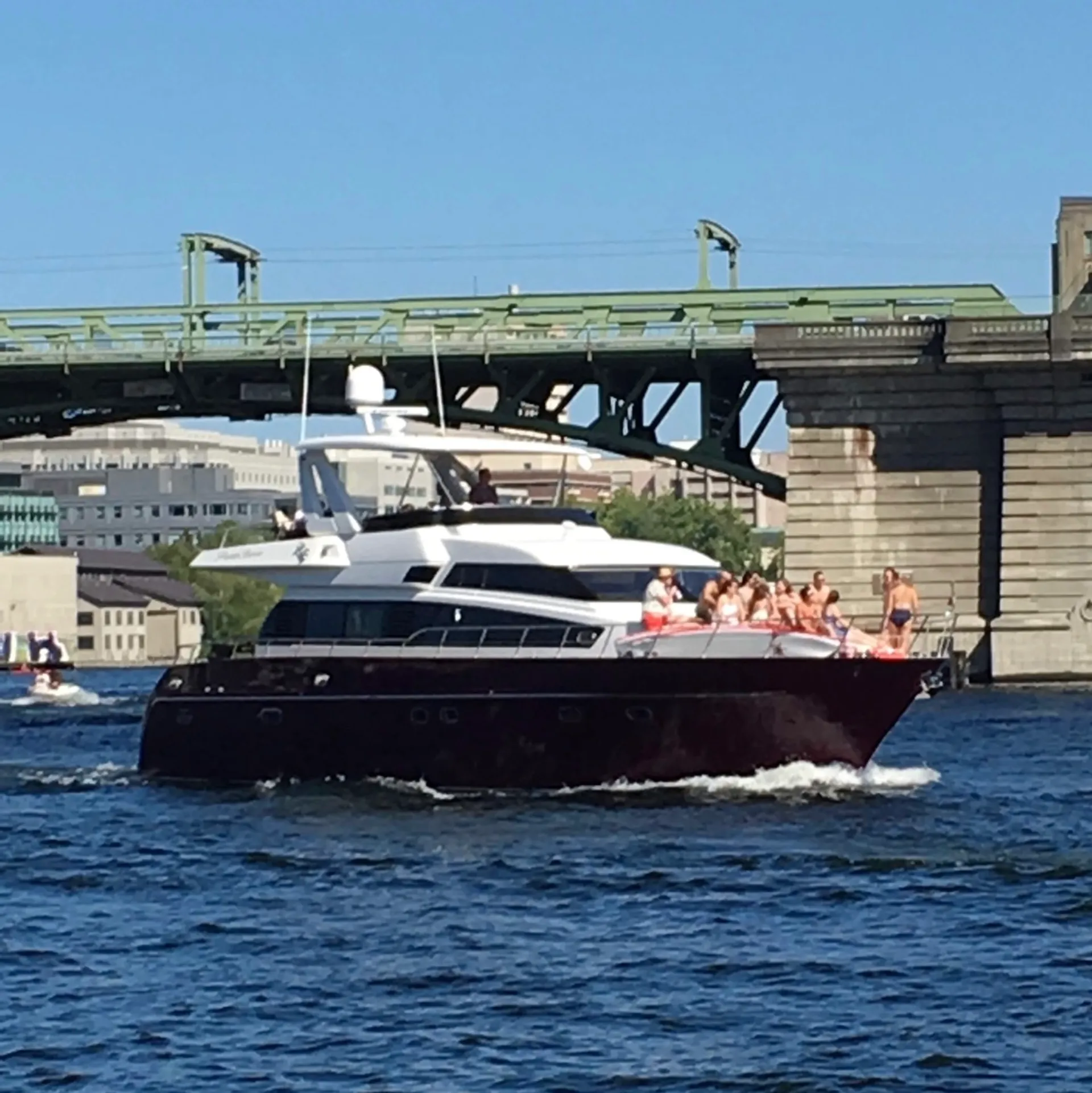 Luxury 67' yacht $100/hr off, Seattle, San Juans, Sailgate 13 guests 