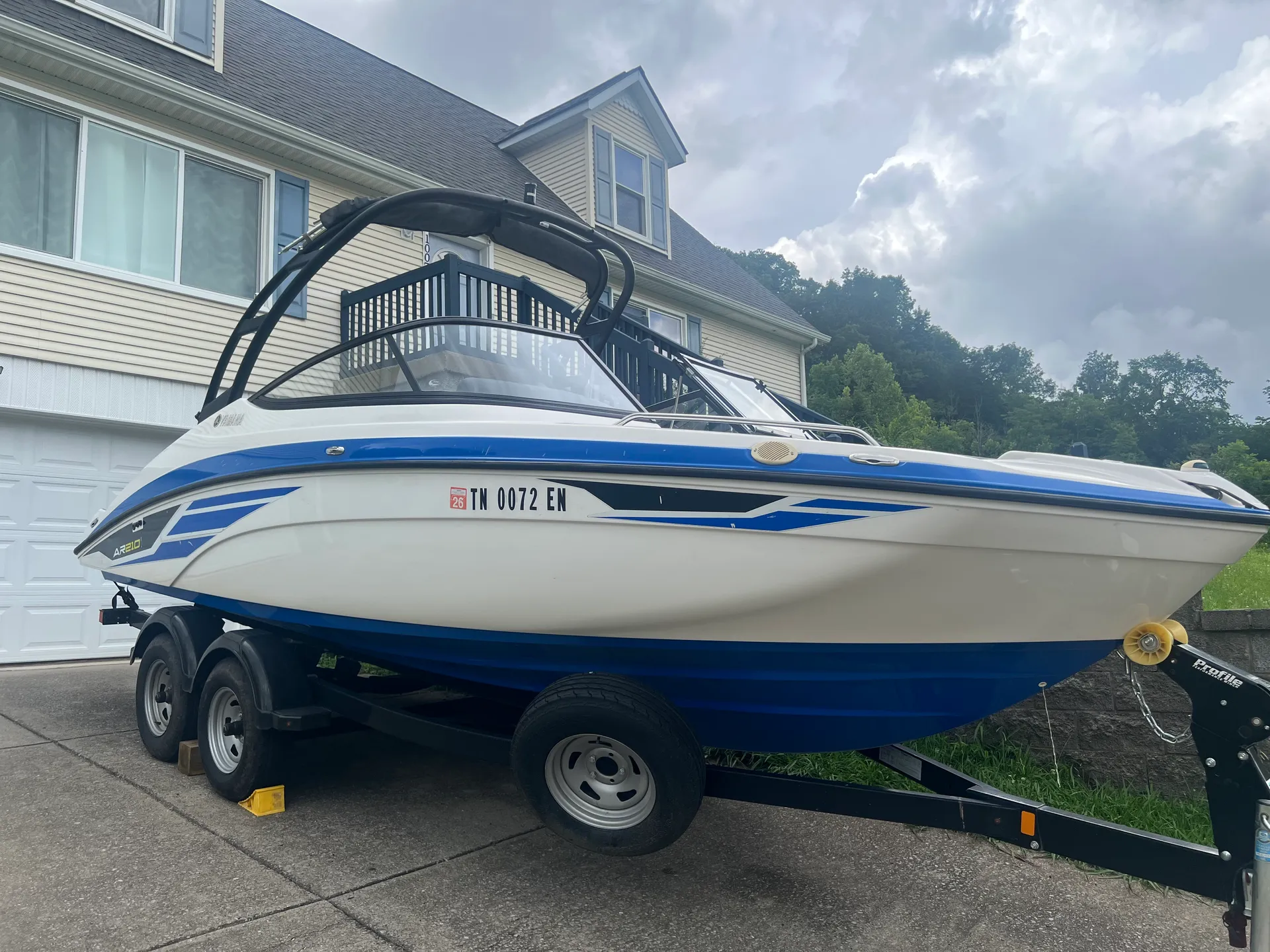 Explore Nashville by Water – Rent our 10 person Yamaha AR210 Jet Boat!