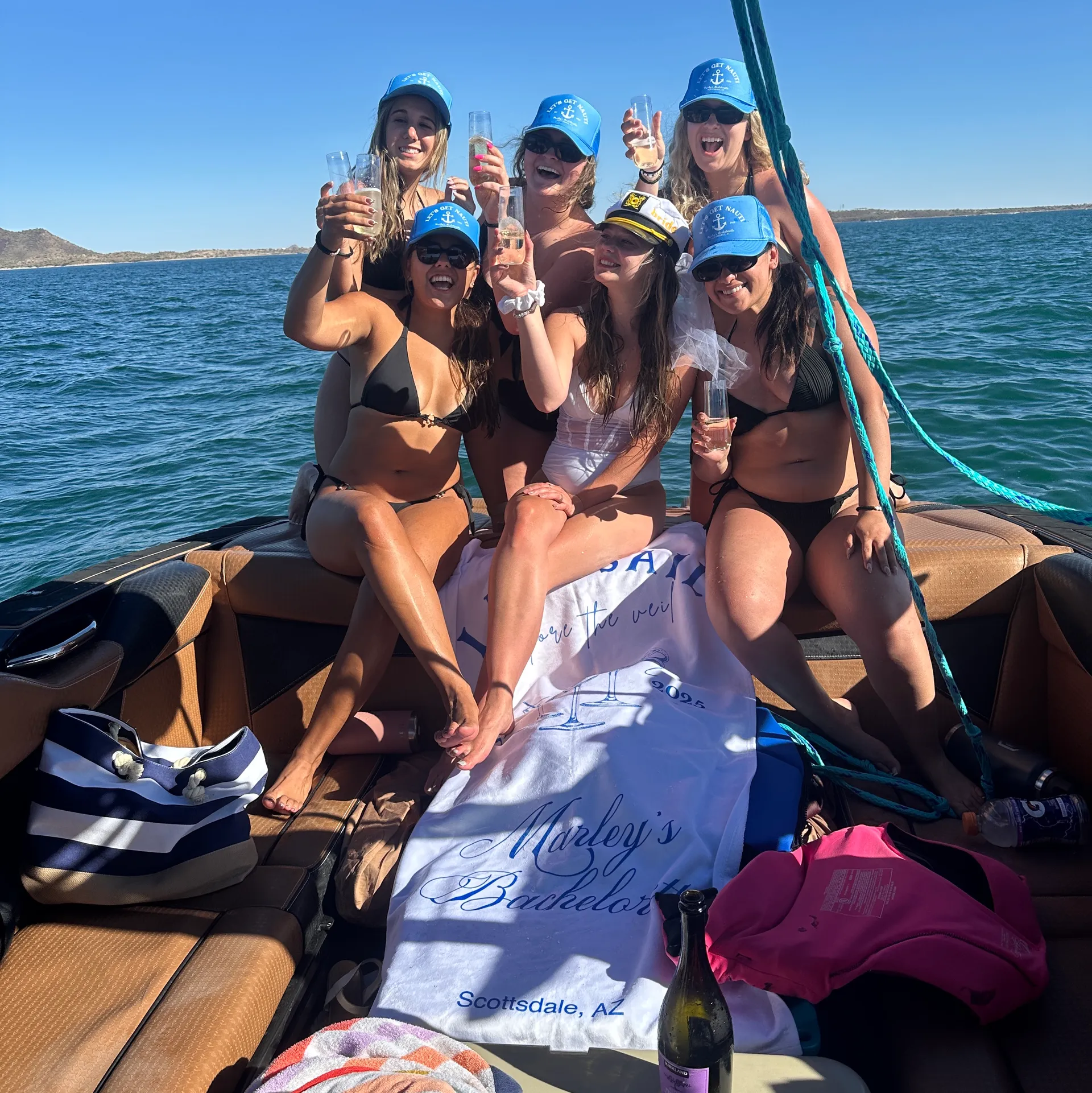 24FT Luxury Surf/Wake boat with Captain Pete! All Arizona lakes! 