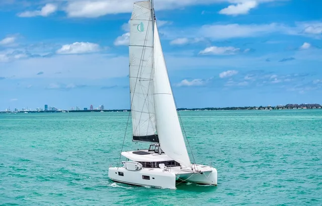 Rent a Beneteau USA catamaran in Miami, FL near me