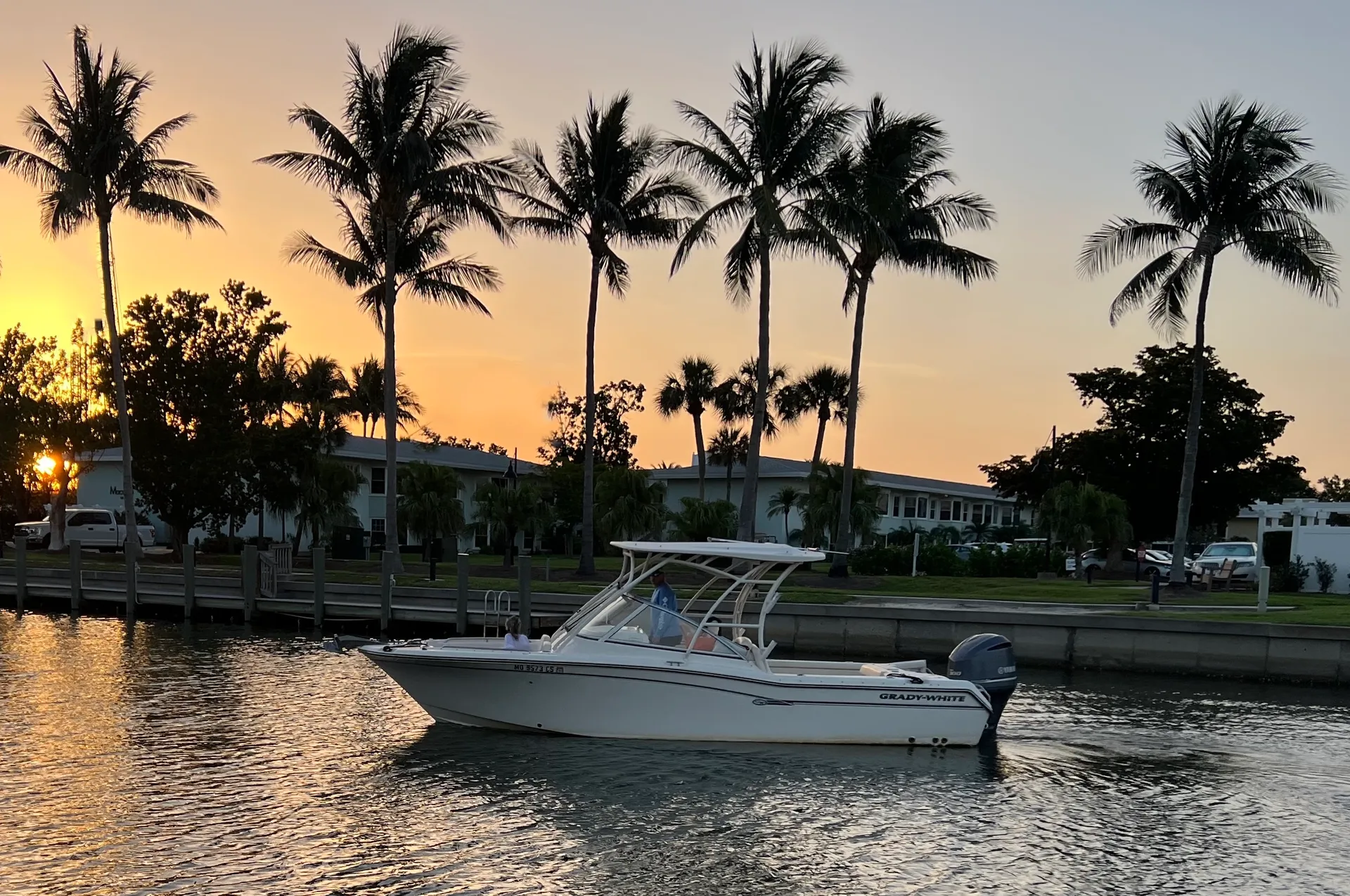 Explore the Gulf and Florida Bays on an Exceptional 25 Ft Grady-White 