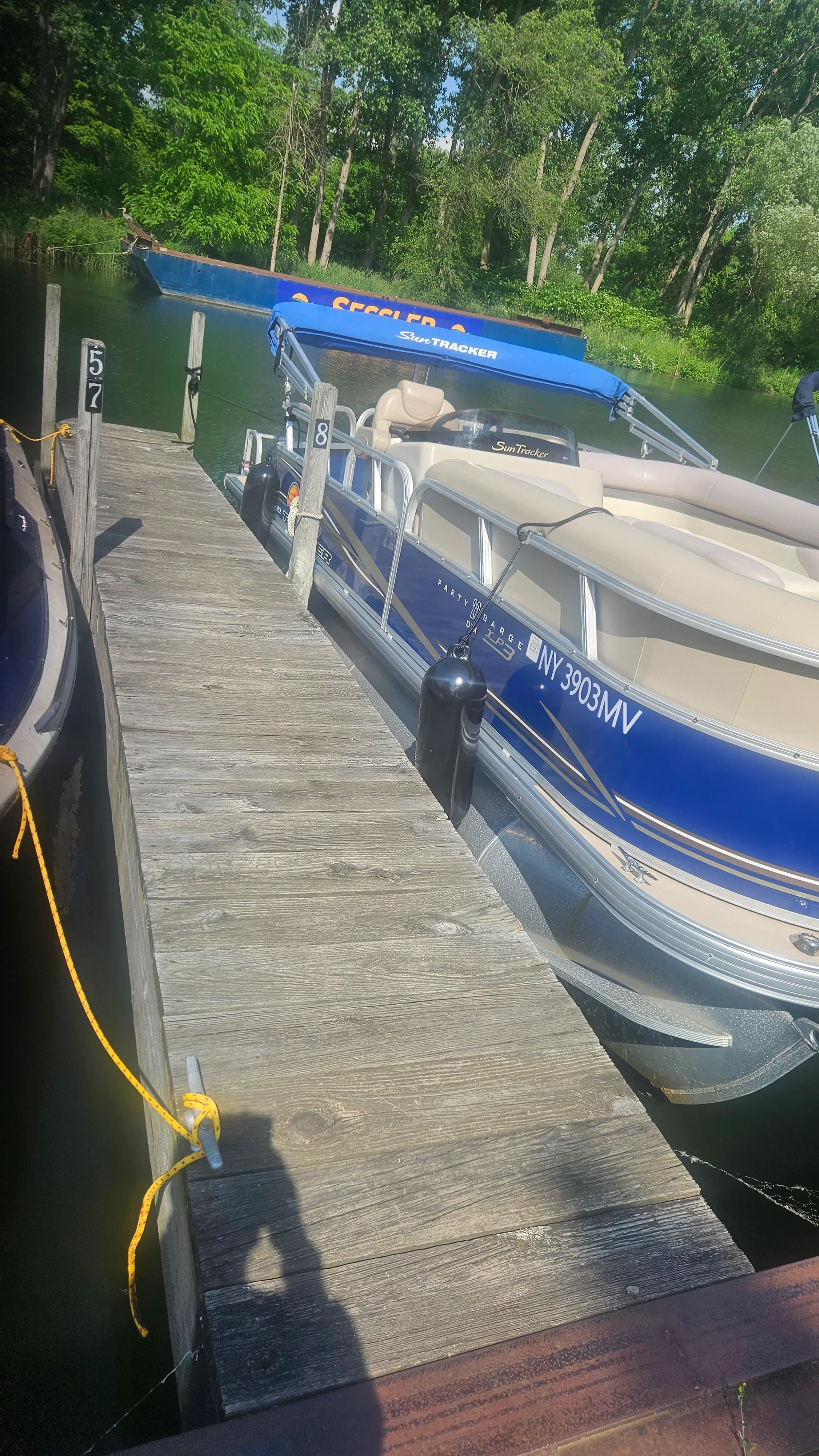 SUN TRACKER BY TRACKER MARINE PARTY BARGE 220 DLX REGENCY W/150ELPT in Geneva, NY — photo 3