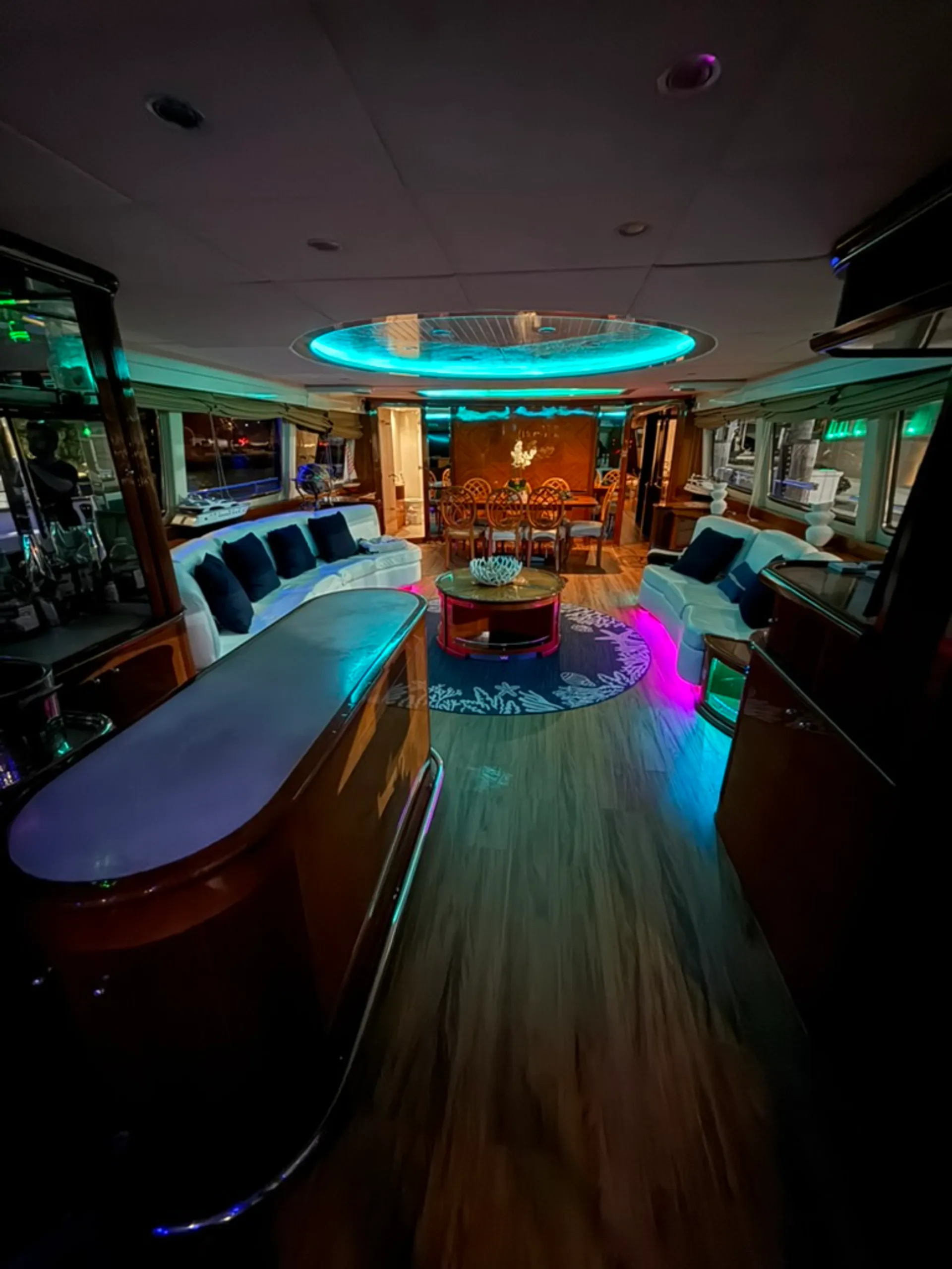 100' Yacht ➕ JACUZZI ⭐️ Best Experience In Miami