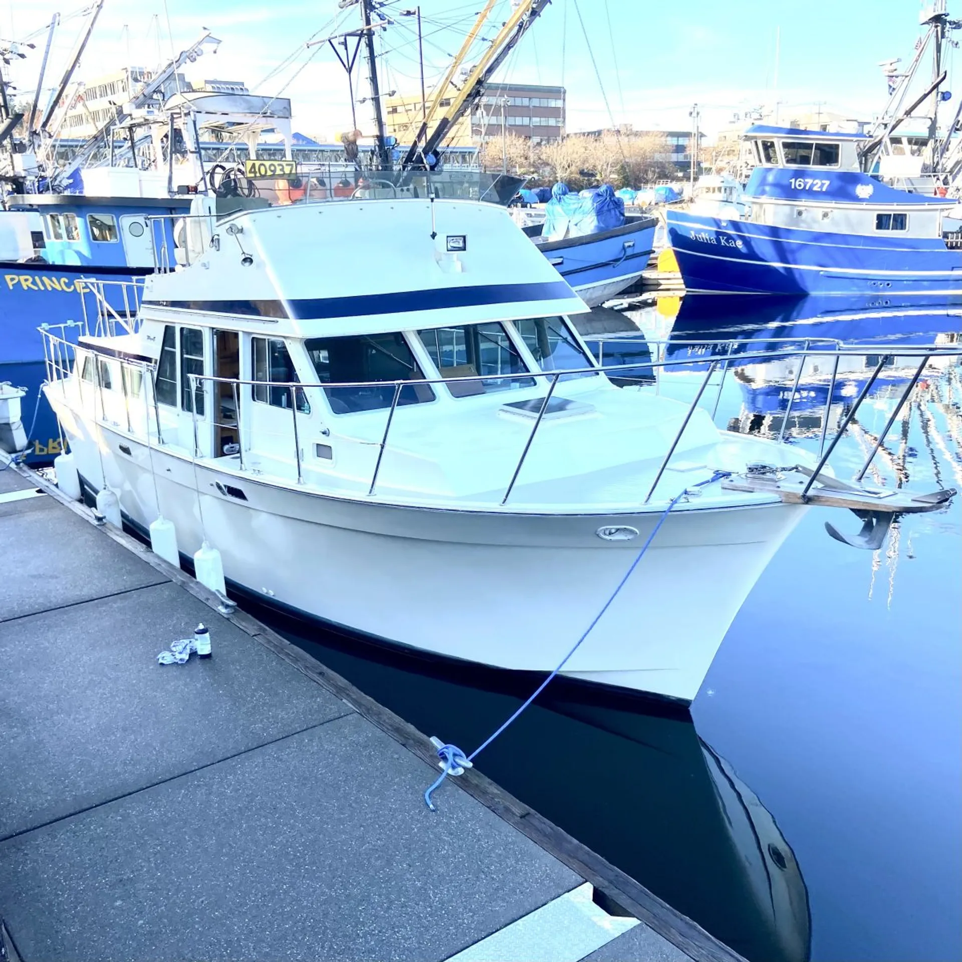 Tollycraft Boats Tri-Cabin in Seattle, WA — photo 3