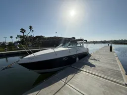 Fun 30 footer with Capitan boat photo