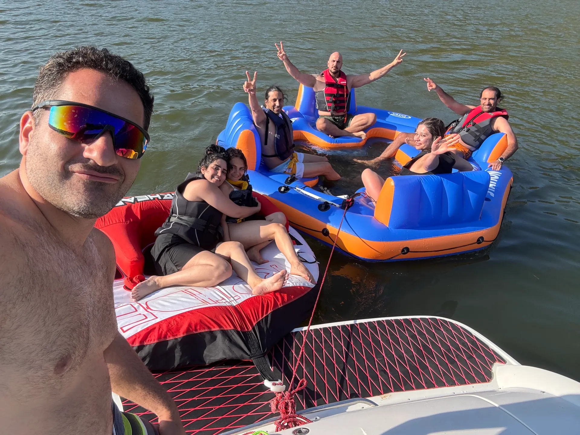 Experience the Thrill on the Water with Our 2006 Reinell 220 LSE!