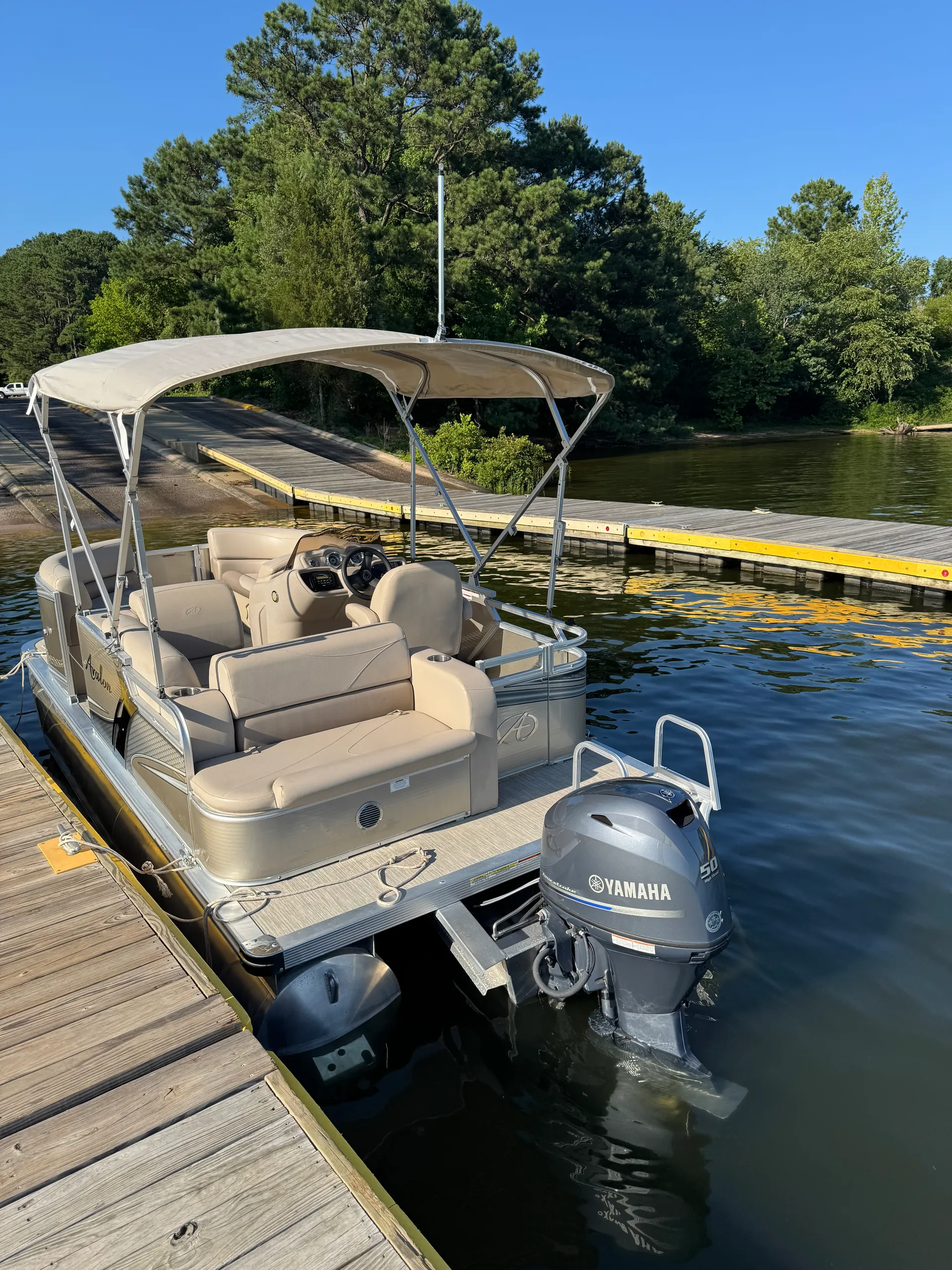 2017 Avalon EAGLE  Pontoon 17 feet