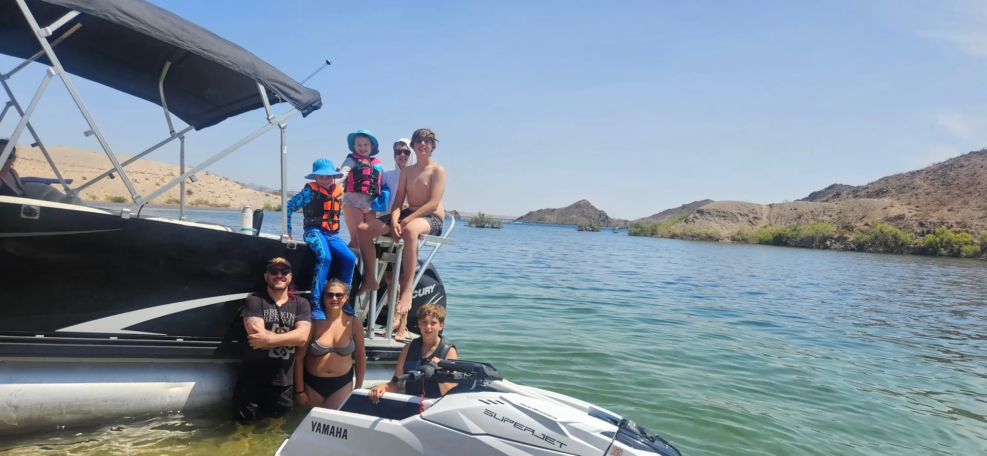 SPACIOUS 22FT TRITOON WITH BIG 200 HP MERCURY &amp; lILYPAD DIVING BOARD