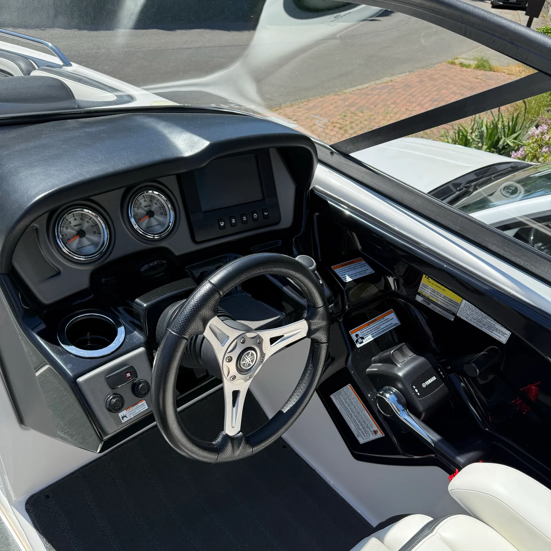 Yamaha 242 Limited S – Luxury Lake Fun | Tubing, Skiing & Cruising