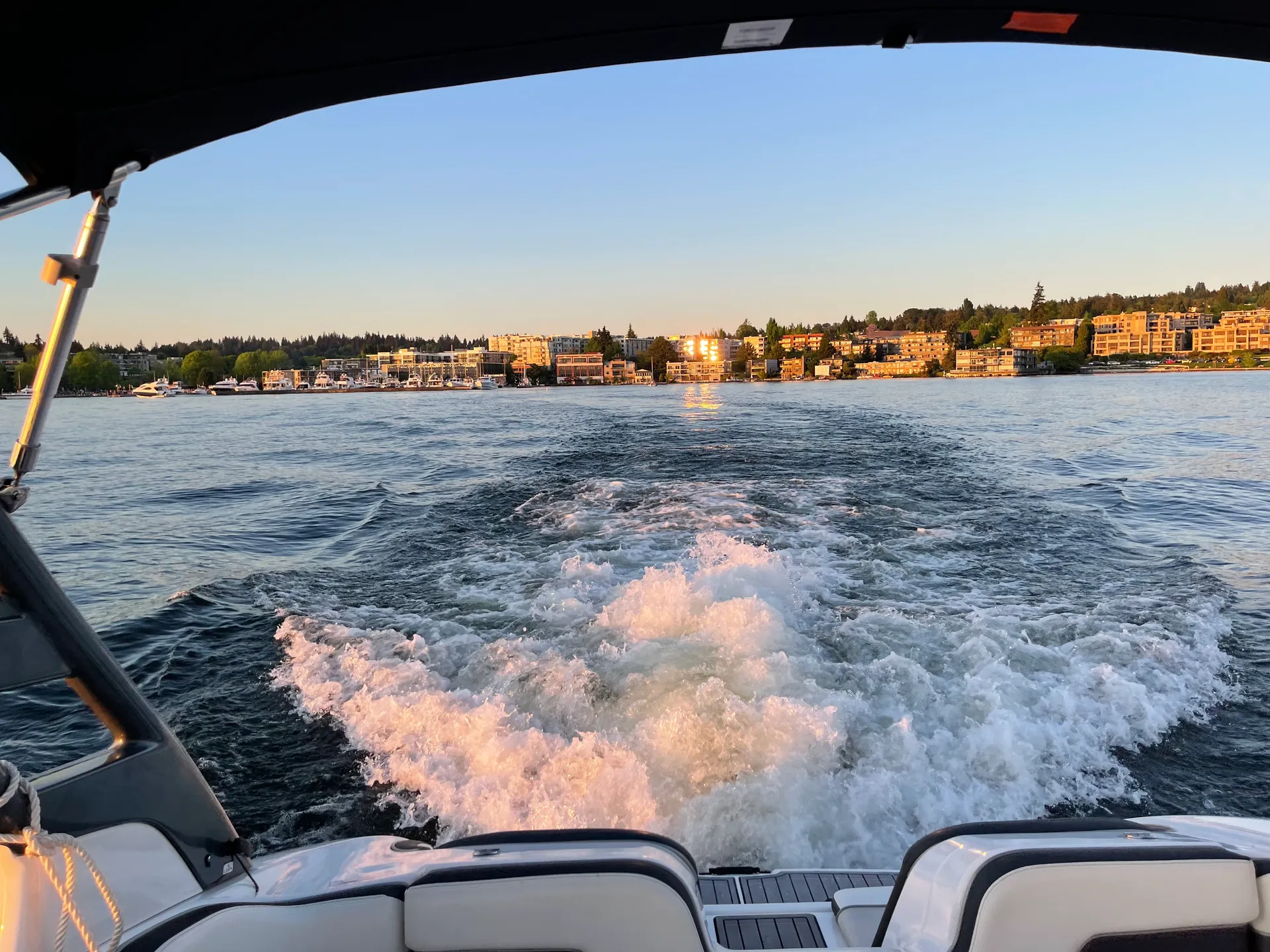 Yamaha 242 Limited S – Luxury Lake Fun | Tubing, Skiing & Cruising