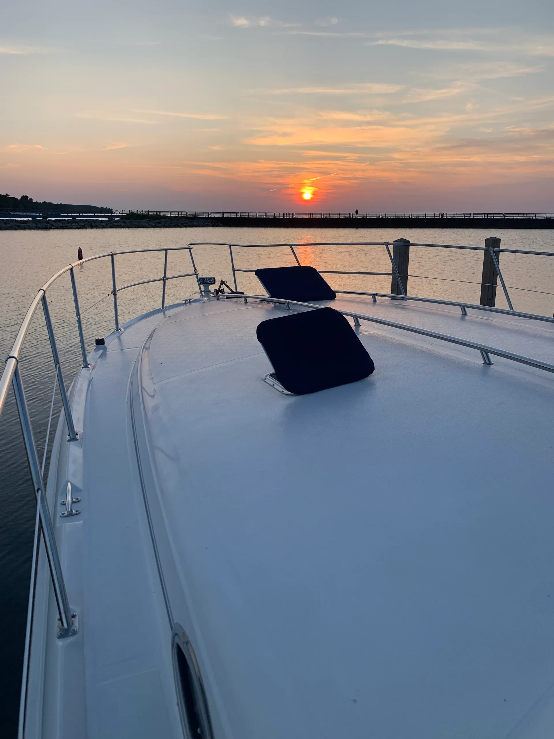 Sea Ray Boats 400 Express Cruiser in Boyne City, MI — photo 5