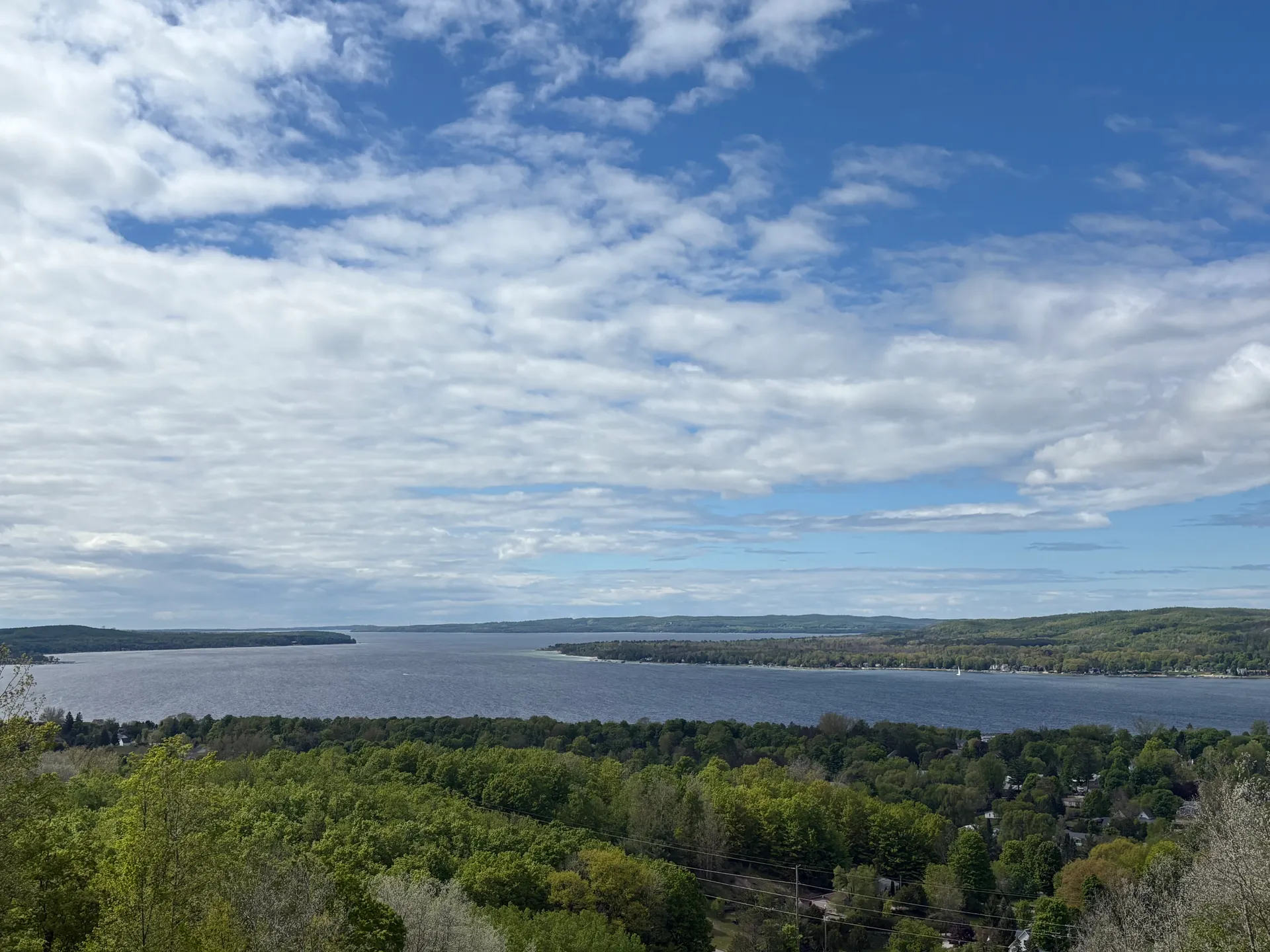 Sea Ray Boats 400 Express Cruiser in Boyne City, MI — photo 8