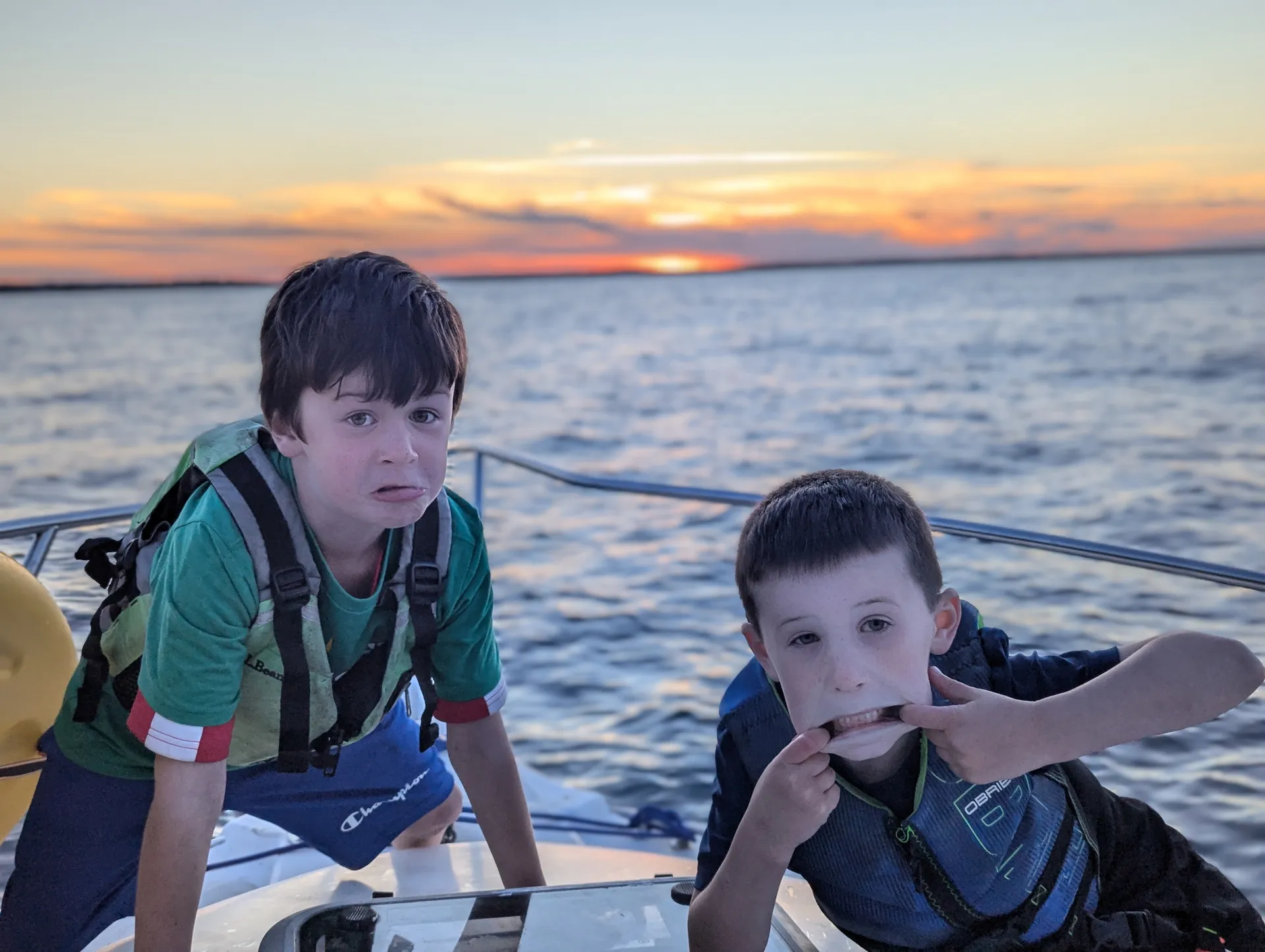 The Perfect All-Purpose Boat for families & friends (6 people MAX)