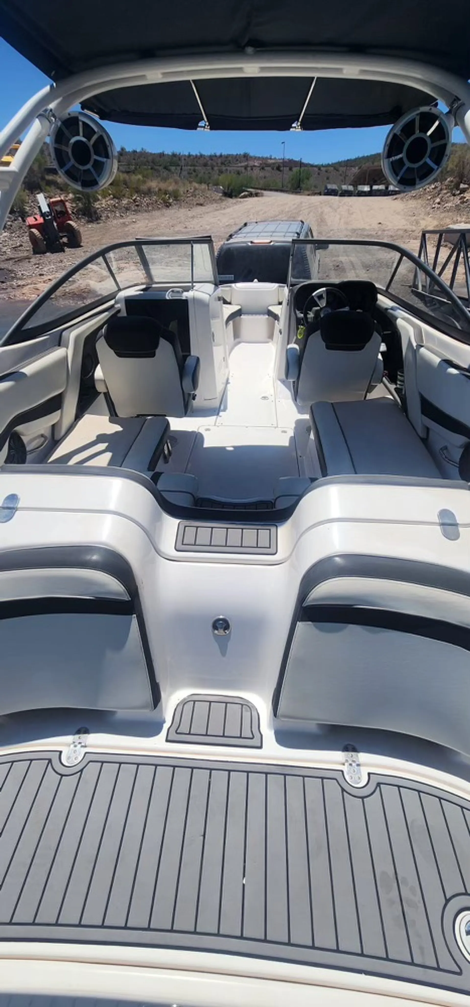 Yamaha Jet Boat - 12 Passengers 