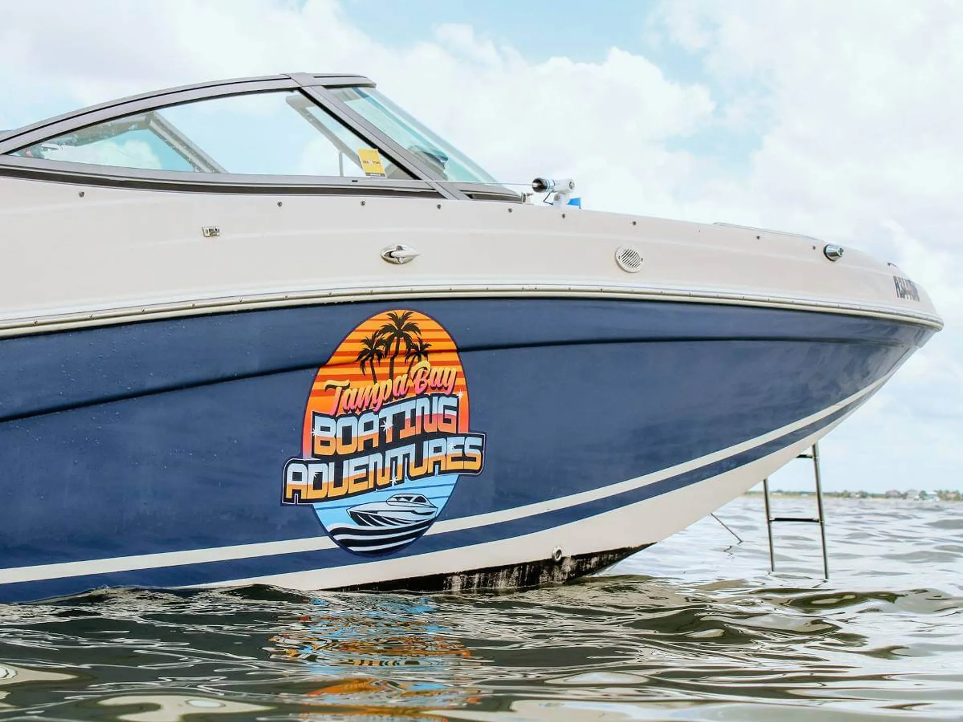 26' Party Deck Boat - Loud Sound System, Comfy Seats, Up to 12 Guests