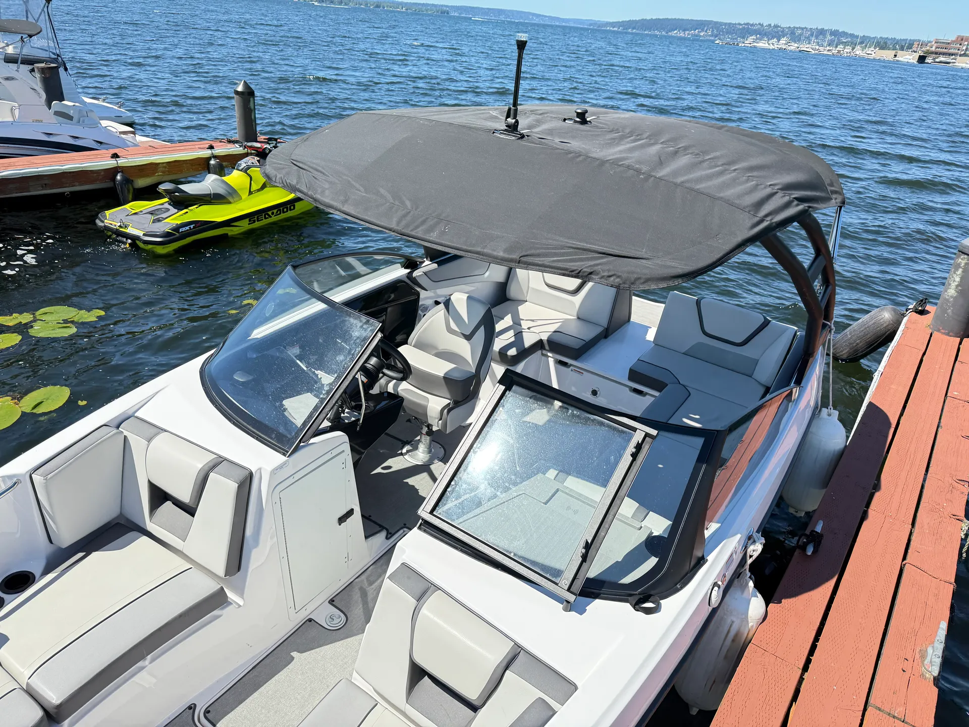 Lake Washington Explorer: Waterfront Mansions, City Views & Sunsets