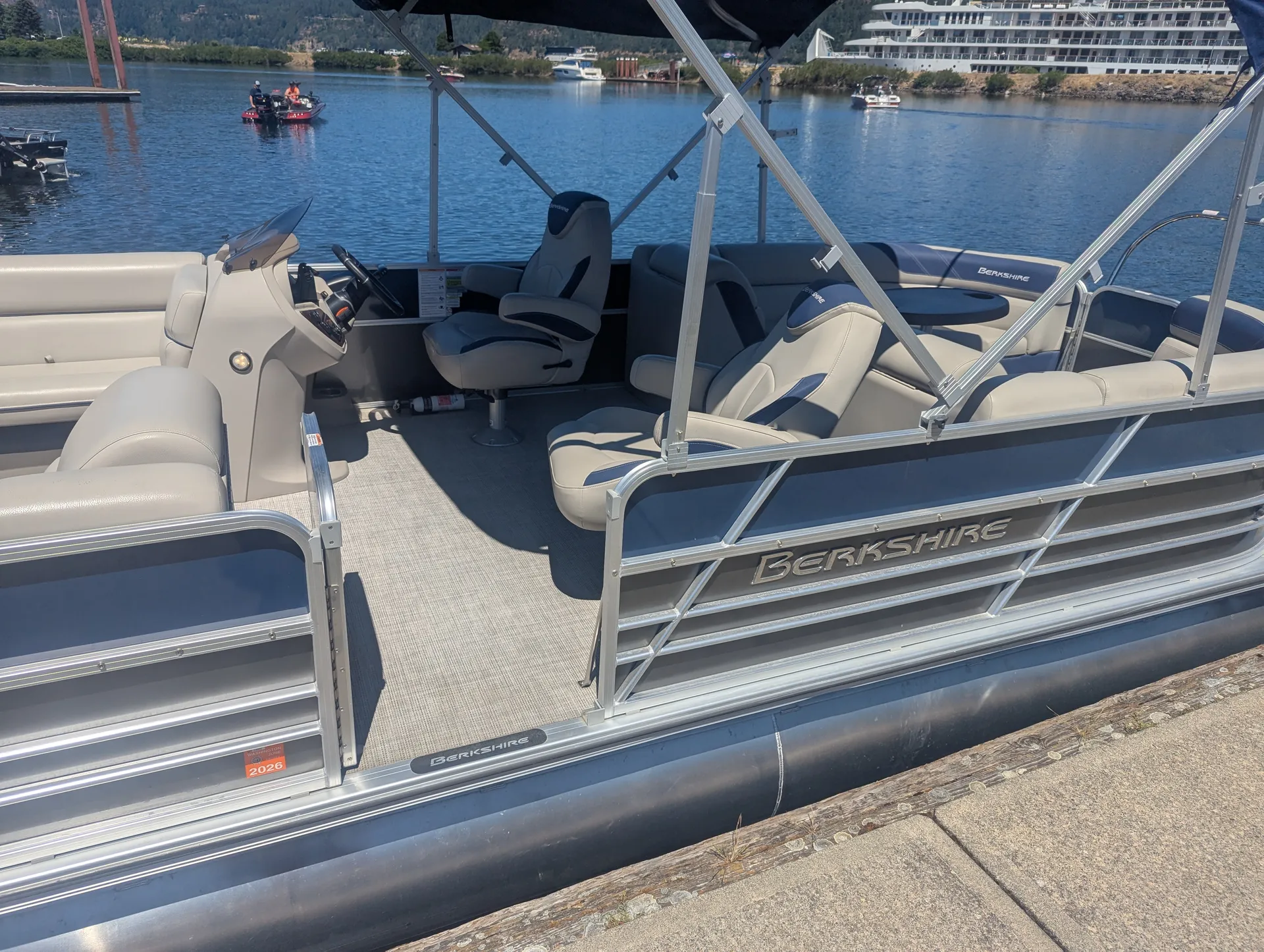 Triton(like new)- 140hp outboard