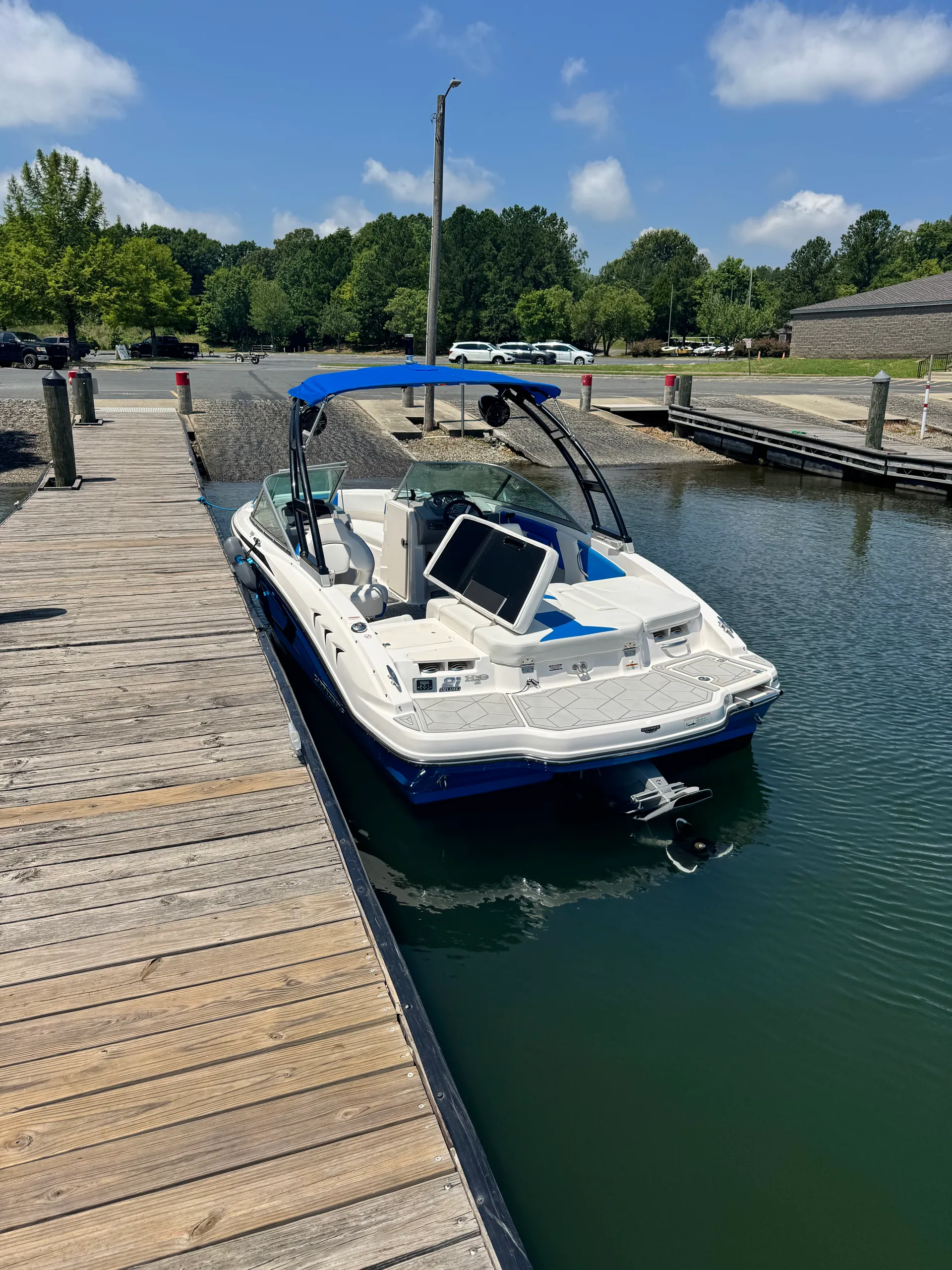 CHAPARRAL BOATS 21 H2O SPORT W/TRAILER in Charlotte, NC — photo 2