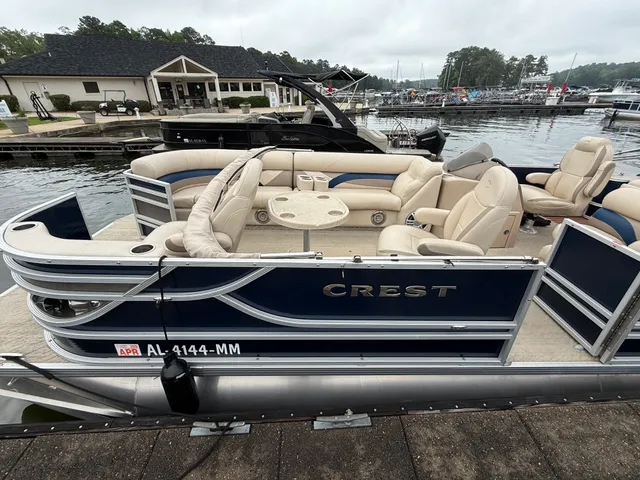 Rent a CREST PONTOONS pontoon in Cumming, GA near me