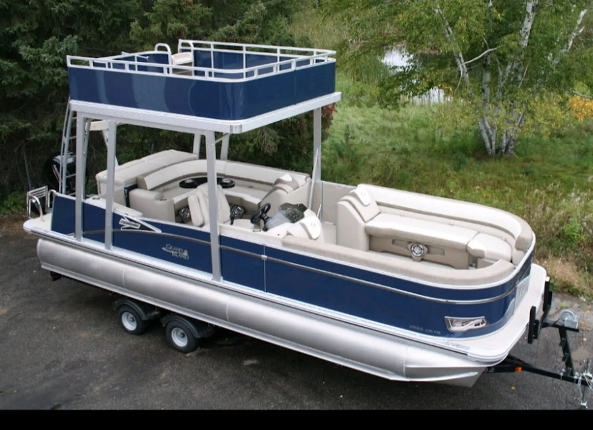 2025 Tahoe funship 25 ft upper deck  with slide 150 hp mercury