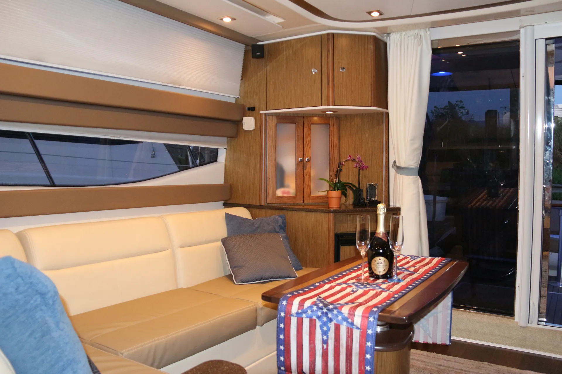 NYC’s BEST 50ft LUXURY MERIDIAN YACHT!!! WITH SEAKEEPER STABILIZER 
