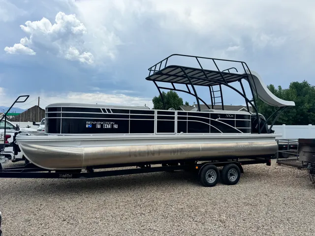 Rent a BENNINGTON MARINE pontoon in Morristown, AZ near me